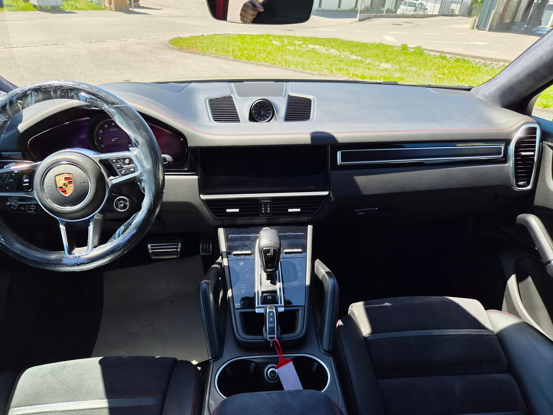 PORSCHE Cayenne GTS Coupé-image-6