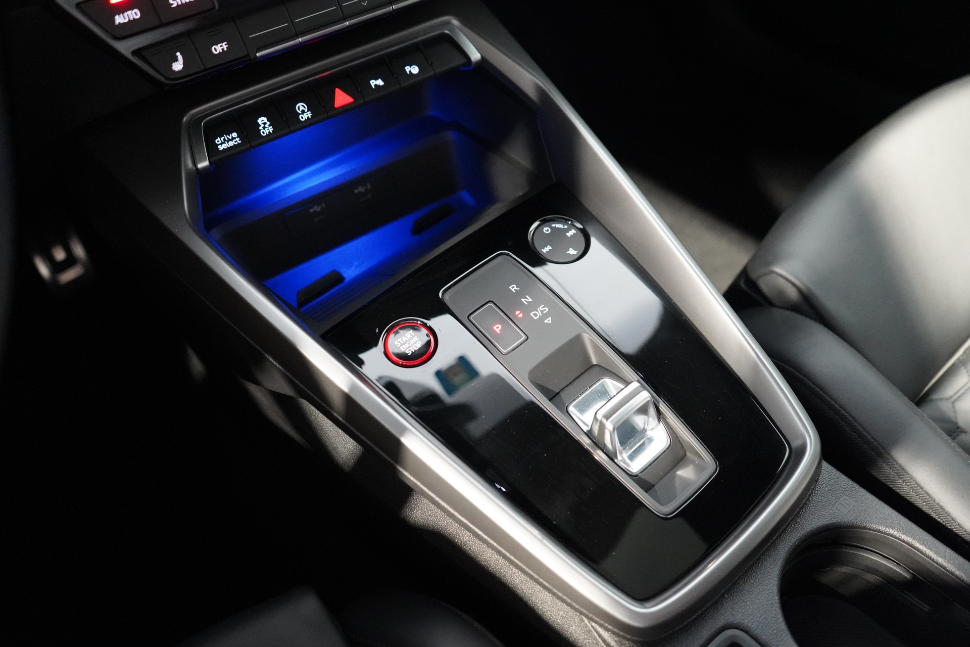 AUDI RS3 Sportback 2.5 TFSI quattro S-Tronic-image-13
