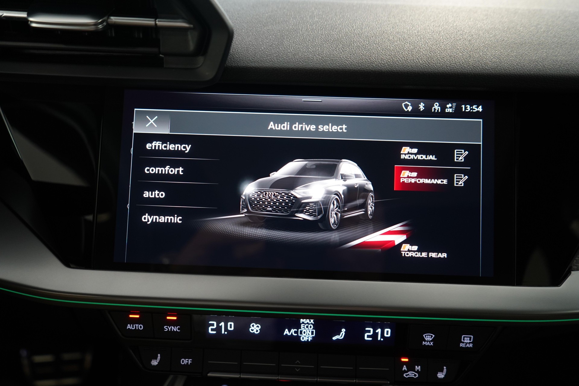 AUDI RS3 Sportback 2.5 TFSI quattro S-Tronic-image-11