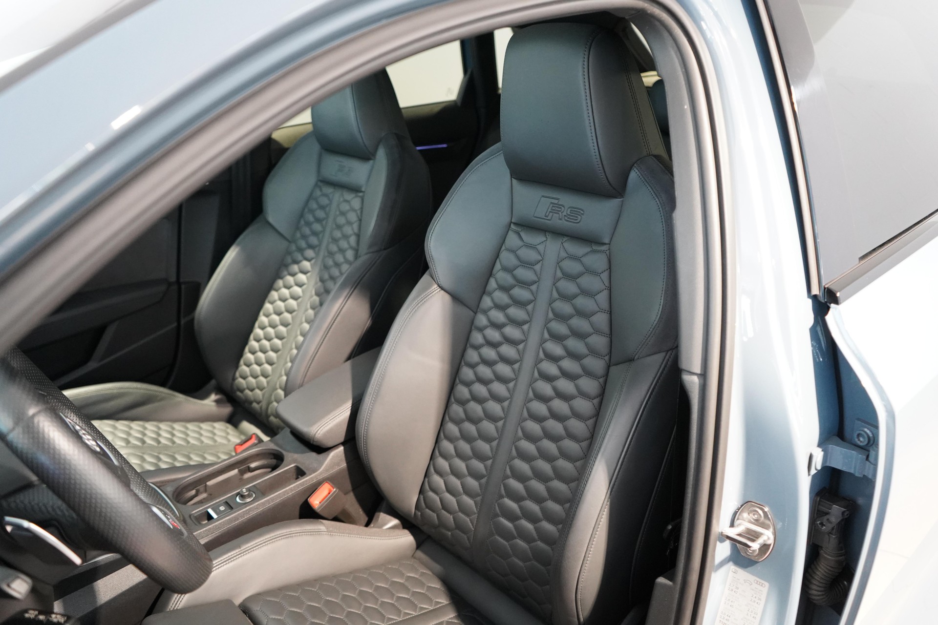 AUDI RS3 Sportback 2.5 TFSI quattro S-Tronic-image-5