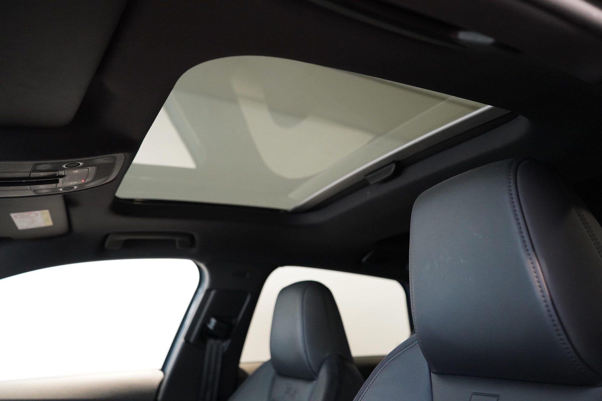 AUDI RS3 Sportback 2.5 TFSI quattro S-Tronic-image-17