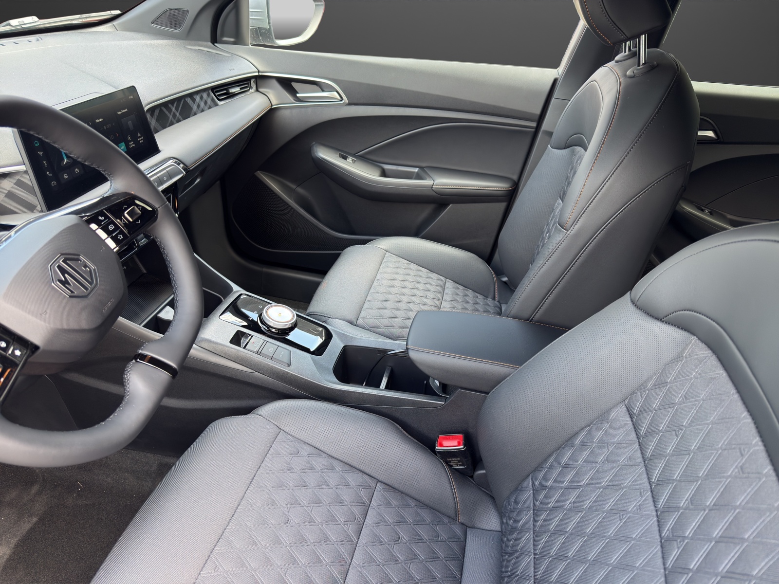 MG 3 1.5 Hybrid Luxury-image-8