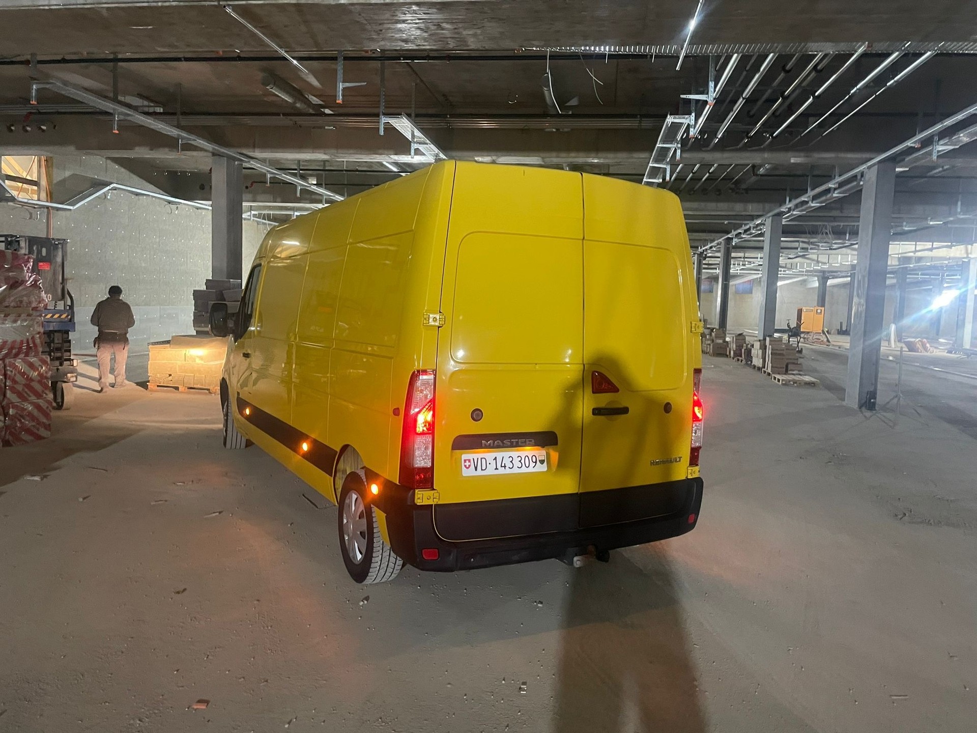 RENAULT Master T35 2.3dCi 130 L3H2-image-2