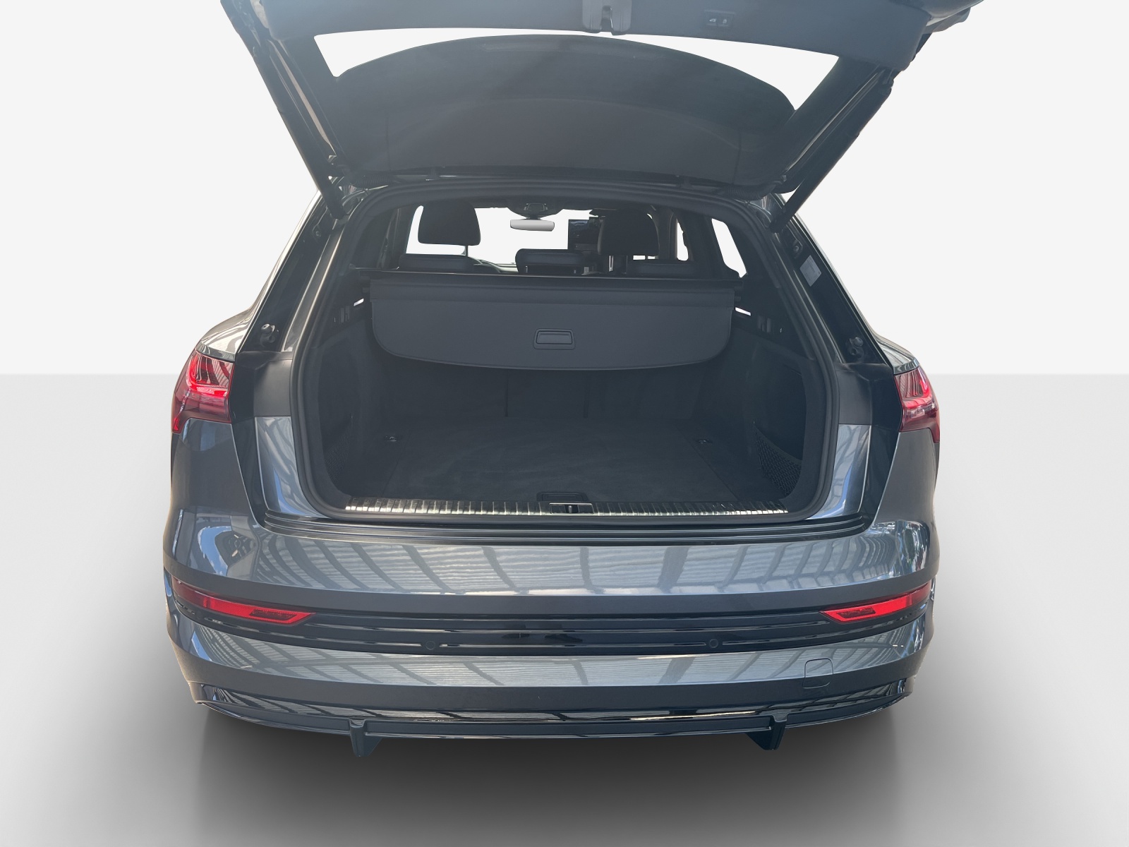 AUDI e-tron 55 S Line Black Edition quattro-image-10