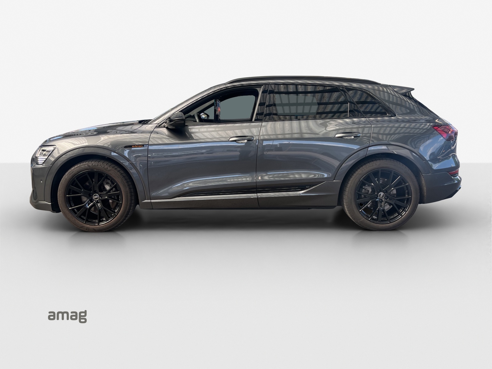 AUDI e-tron 55 S Line Black Edition quattro-image-1