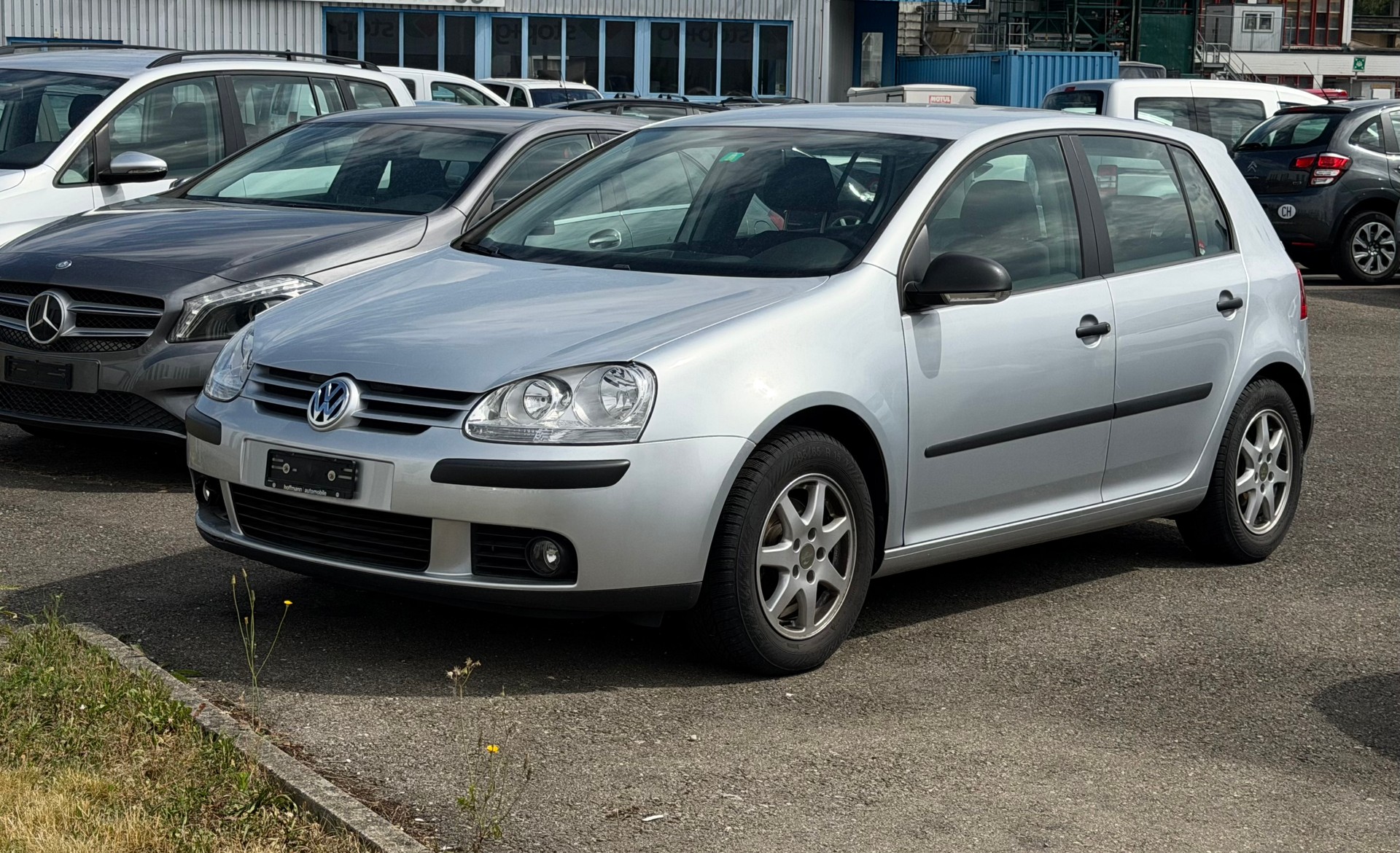 VW Golf 1.6 FSI Comfortline (Motor Problem nicht fahrbar)-image-0