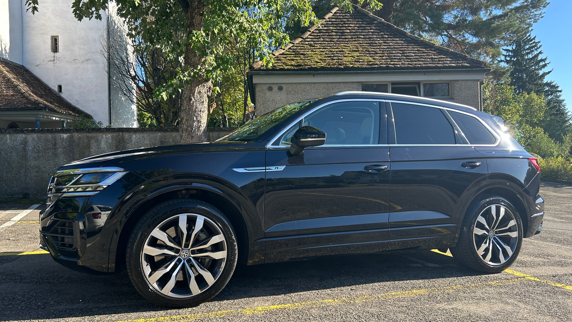VW 4.0 V8 TDI Elegance - Vollausstattung, IQ Light, Head-up, Night Vision, Softclose-image-2