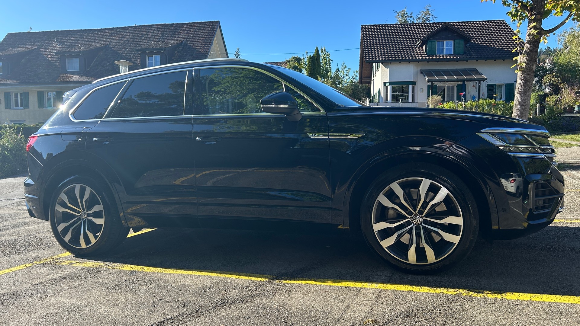 VW 4.0 V8 TDI Elegance - Vollausstattung, IQ Light, Head-up, Night Vision, Softclose-image-3