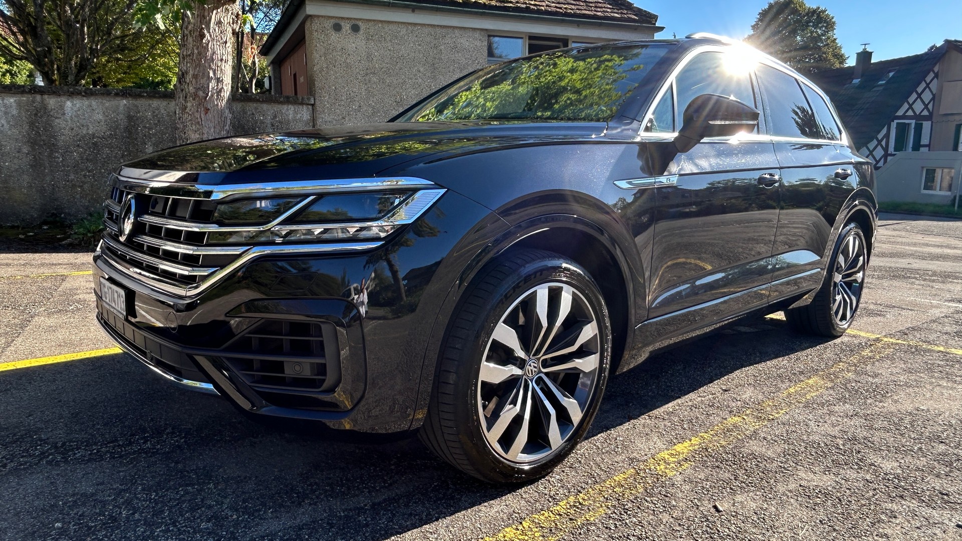 VW 4.0 V8 TDI Elegance - Vollausstattung, IQ Light, Head-up, Night Vision, Softclose-image-1