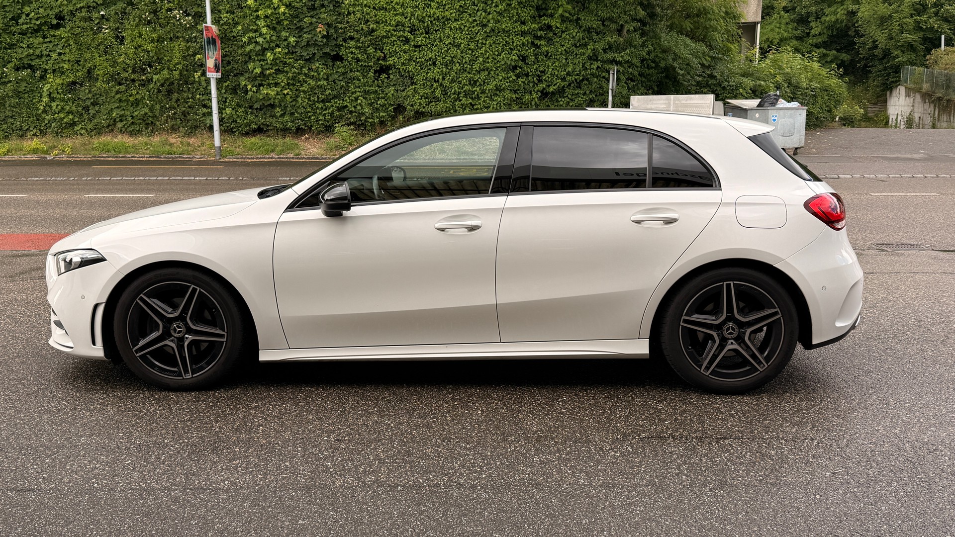 MERCEDES-BENZ A 200 AMG Line 7G-DCT-showroom-element-3