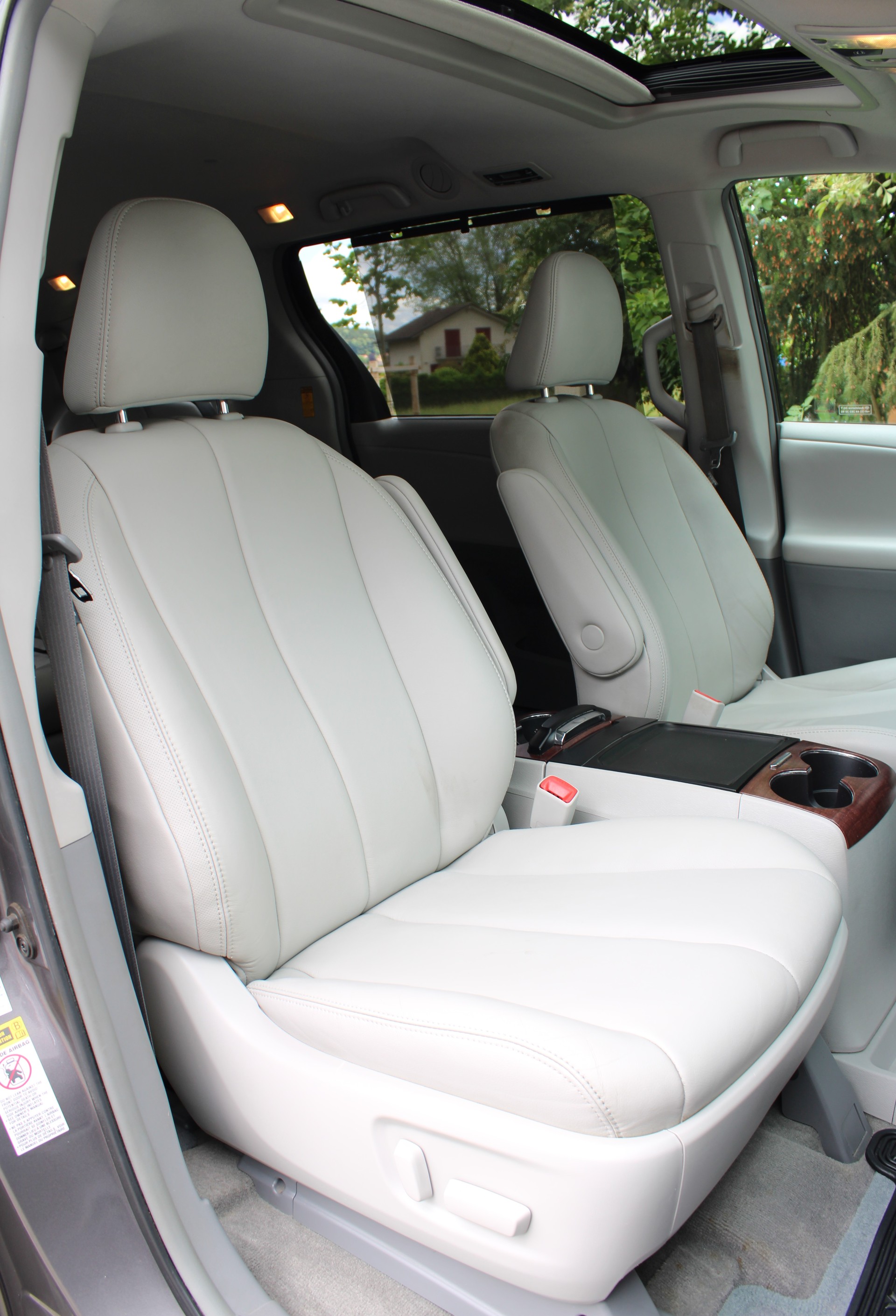TOYOTA Sienna 3.5 A 4WD-image-12