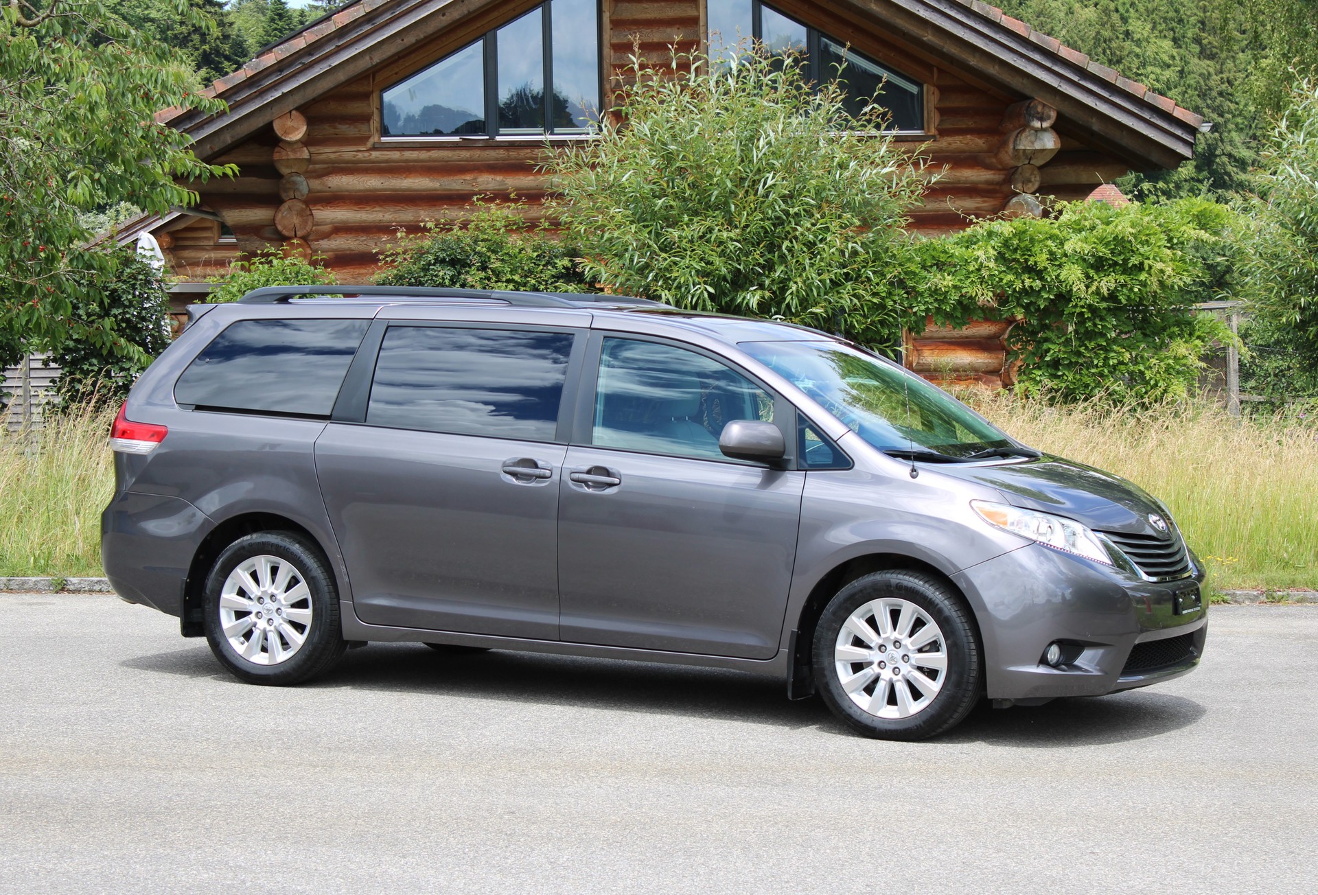 TOYOTA Sienna 3.5 A 4WD-image-1