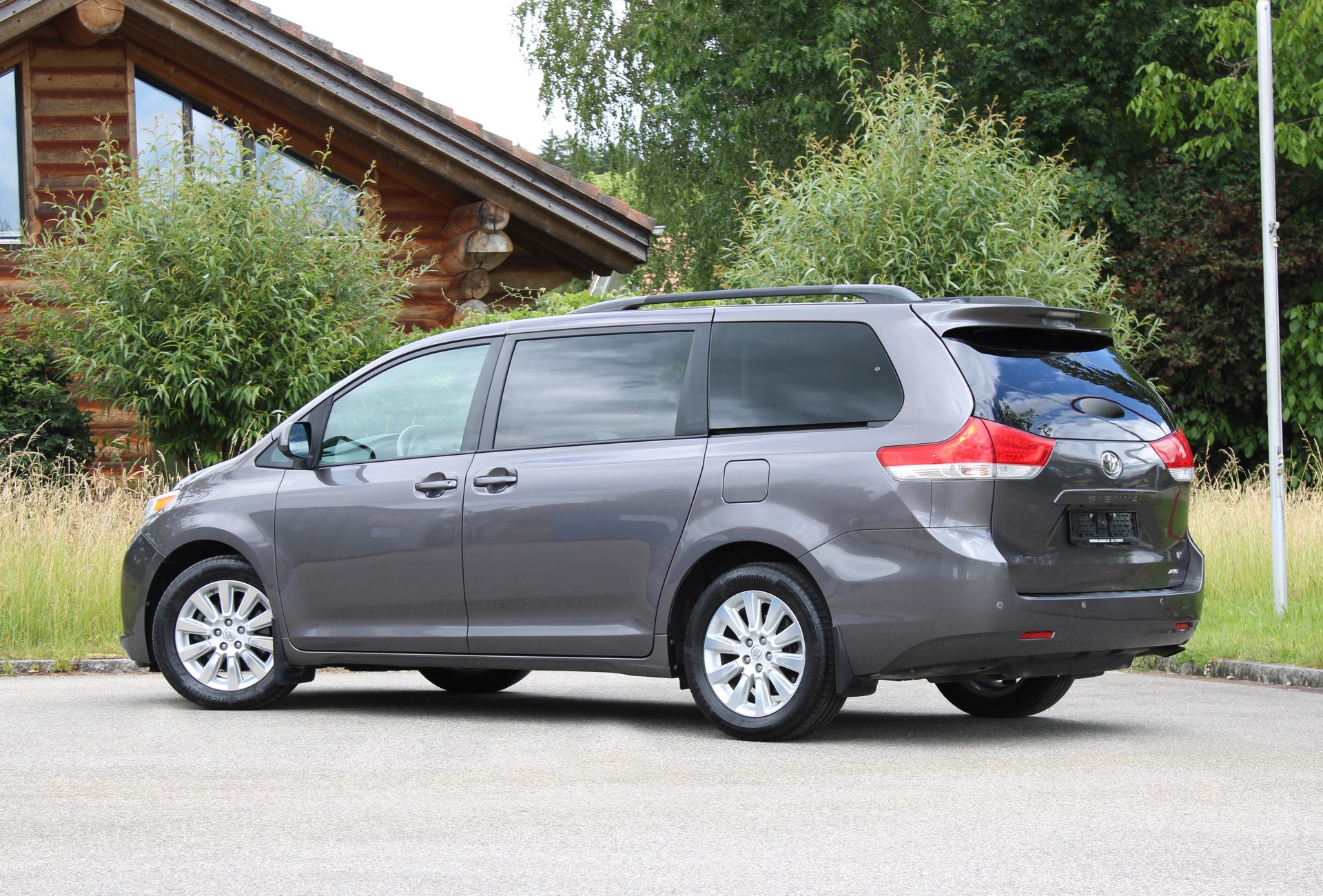 TOYOTA Sienna 3.5 A 4WD-image-2