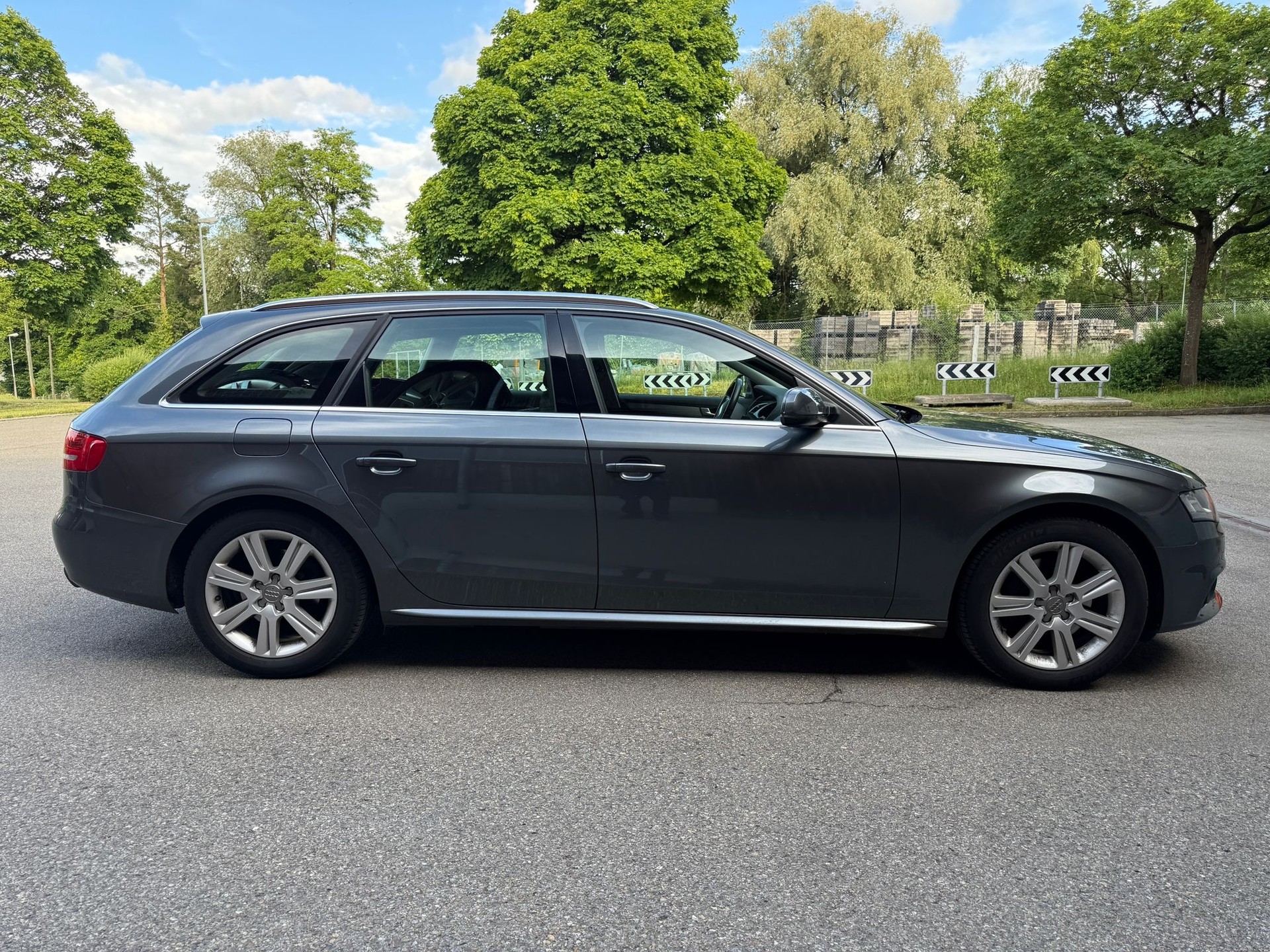 AUDI A4 Avant 2.0 TFSI quattro-showroom-element-2