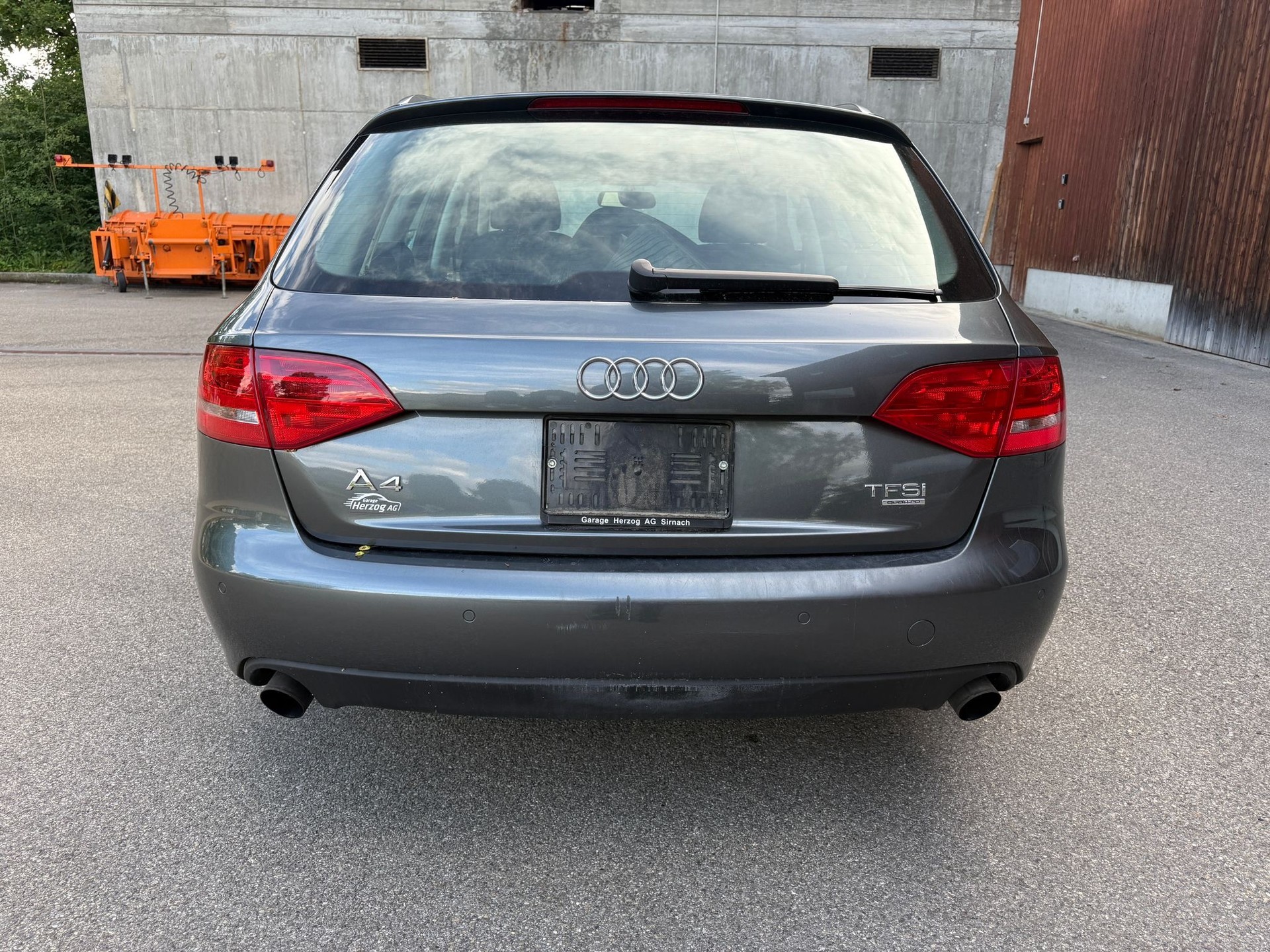 AUDI A4 Avant 2.0 TFSI quattro-image-5