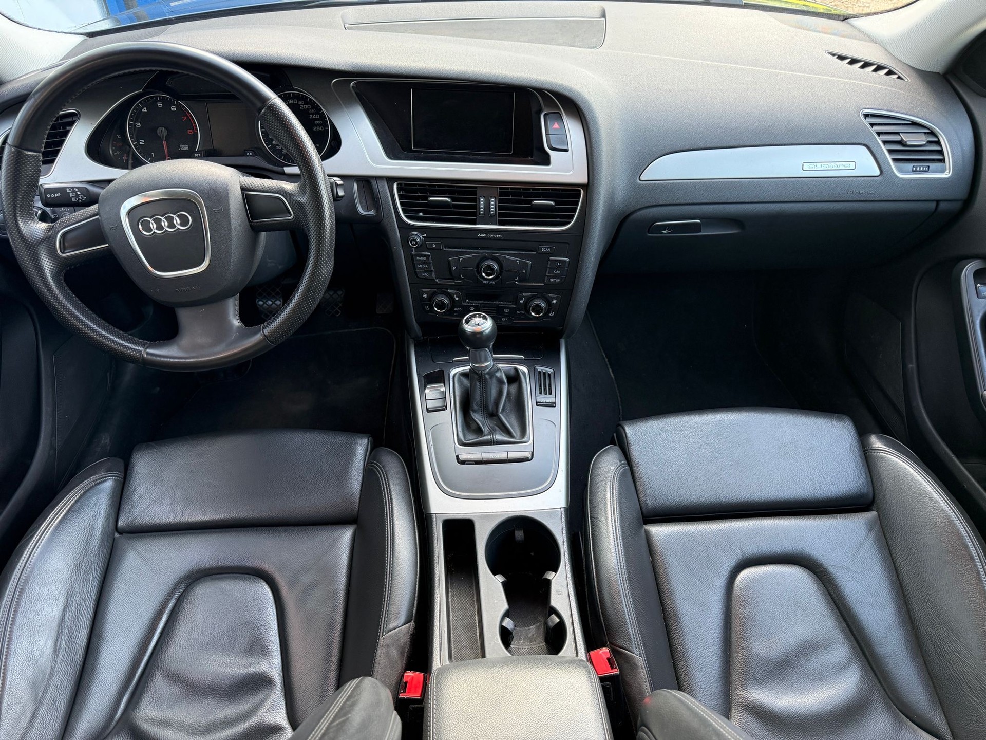 AUDI A4 Avant 2.0 TFSI quattro-image-16
