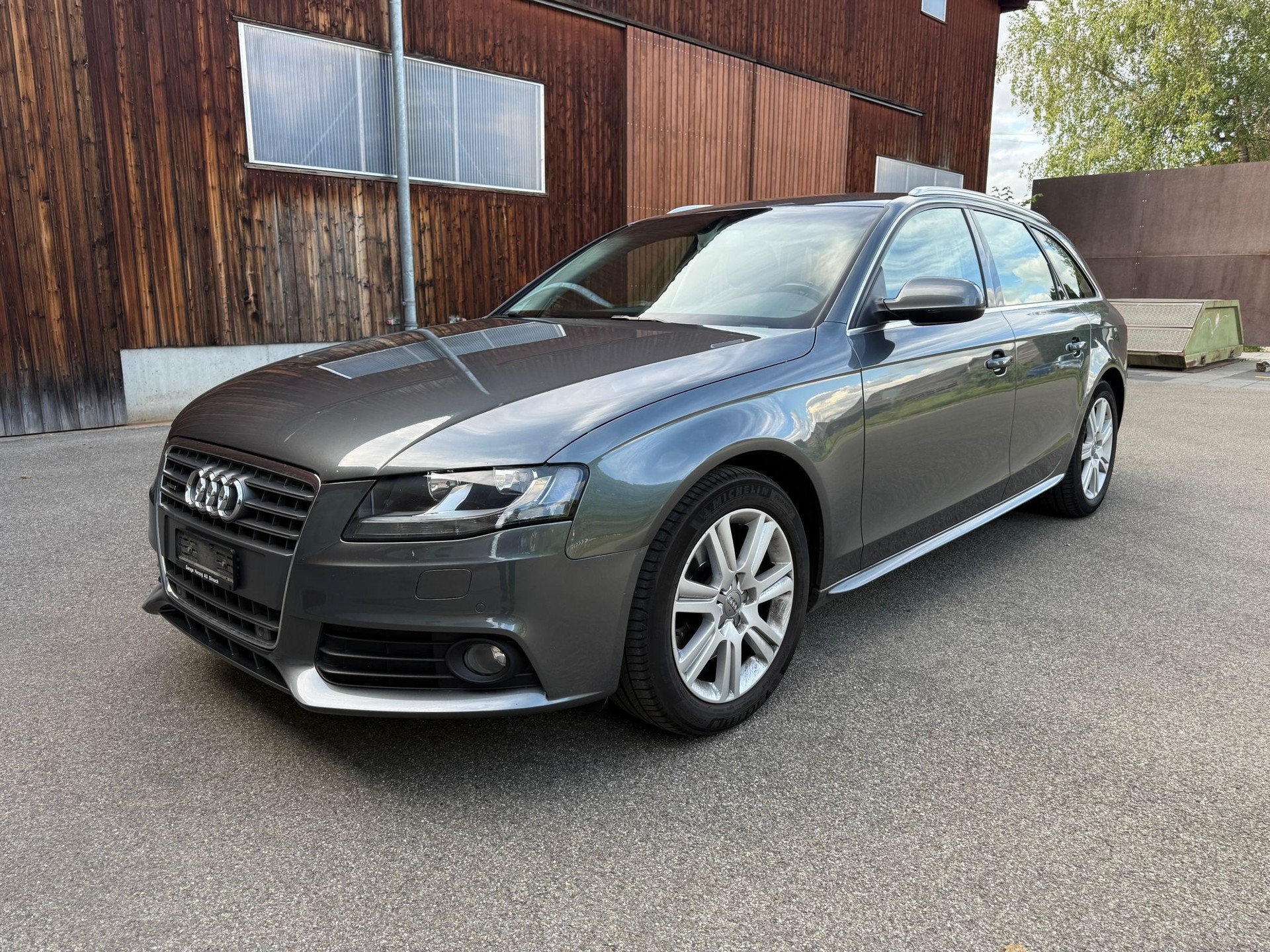 AUDI A4 Avant 2.0 TFSI quattro-image-12