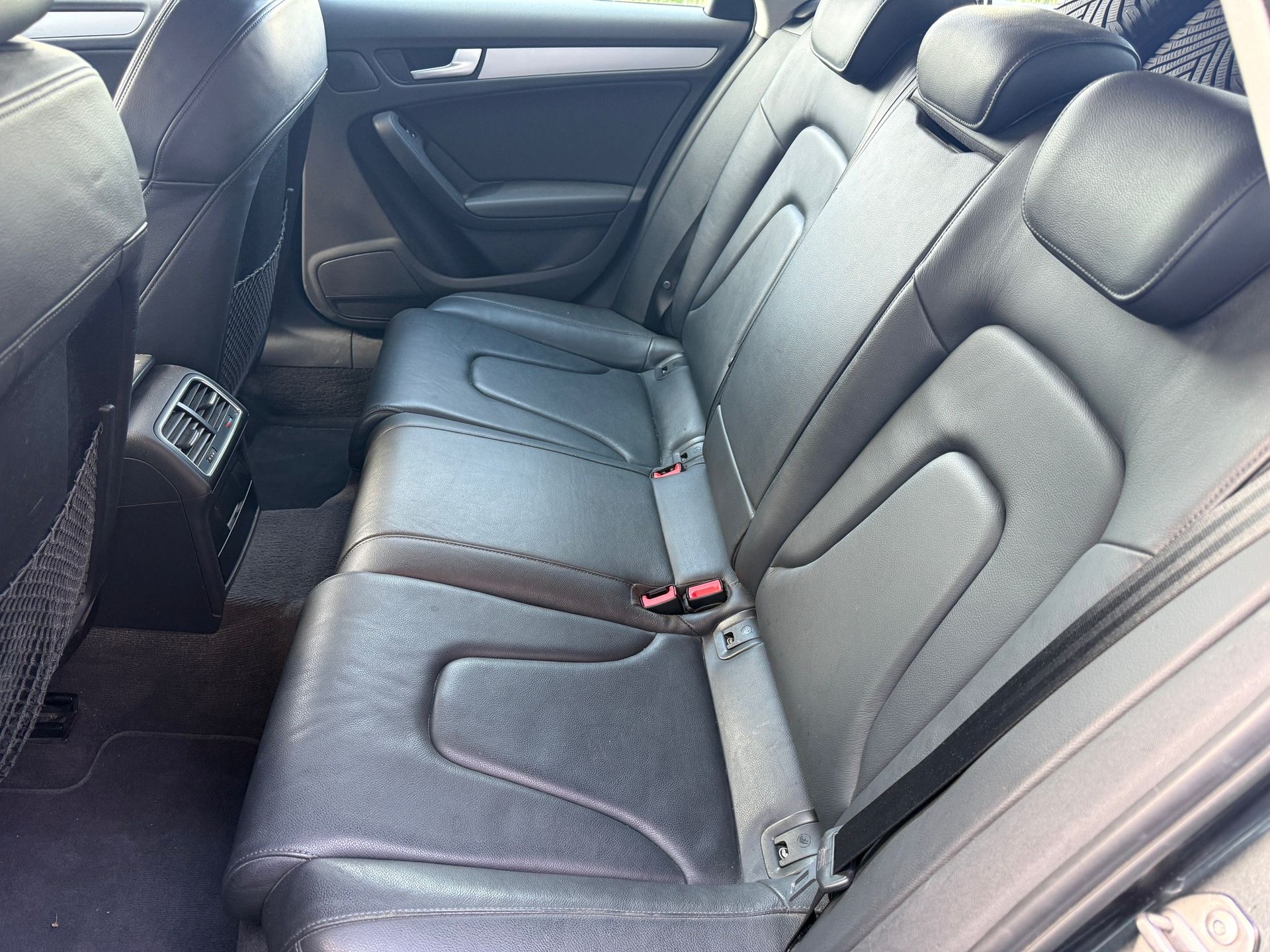 AUDI A4 Avant 2.0 TFSI quattro-image-20
