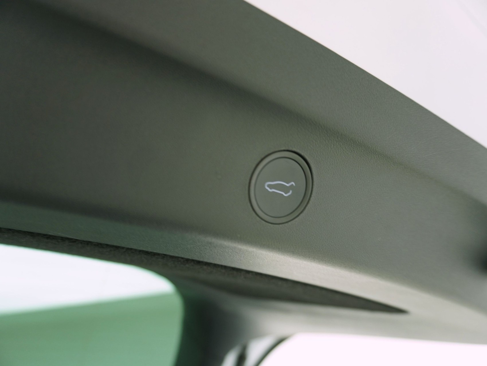TESLA Model Y Long Range Dual AWD-image-13