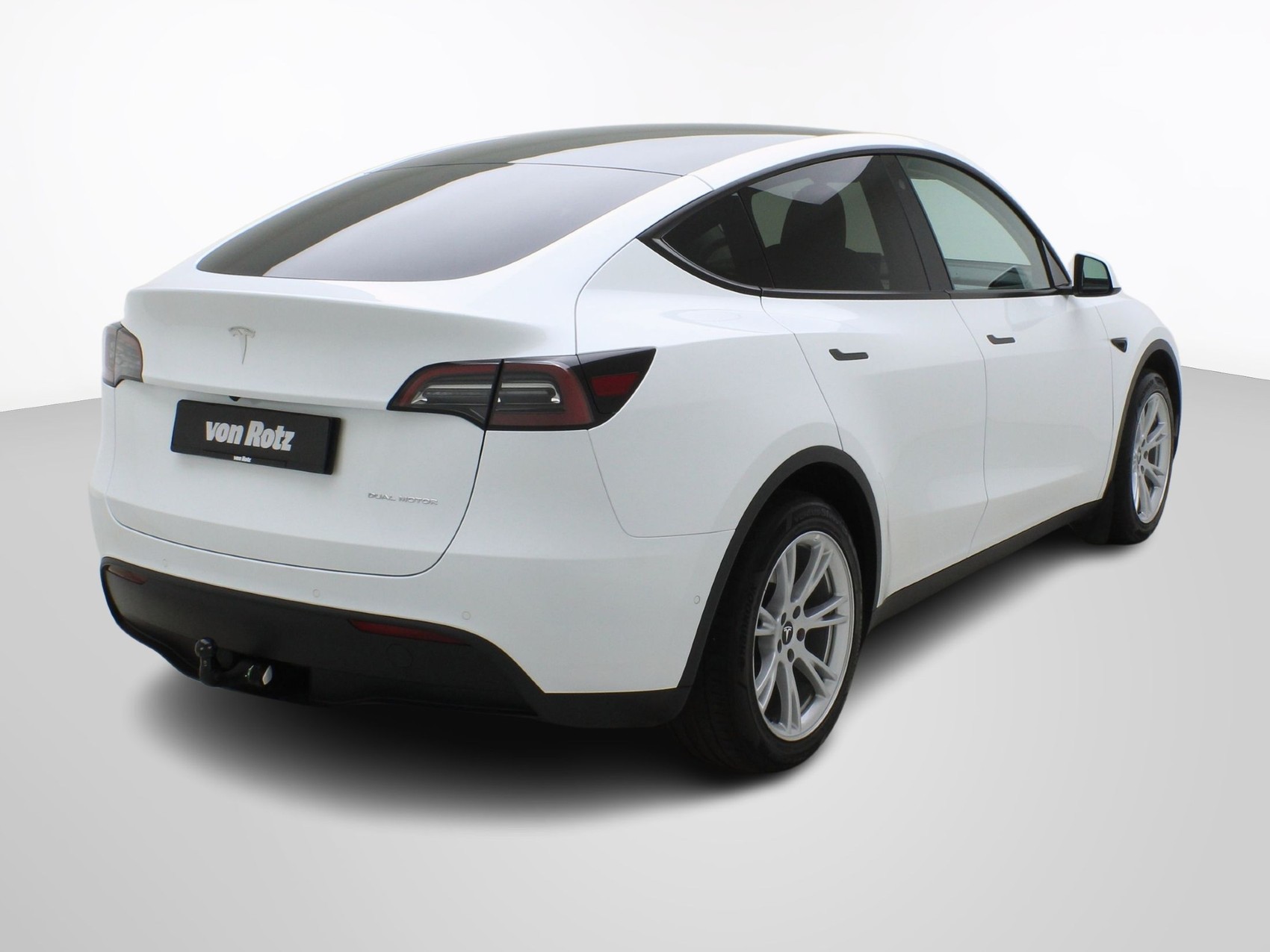 TESLA Model Y Long Range Dual AWD-image-5
