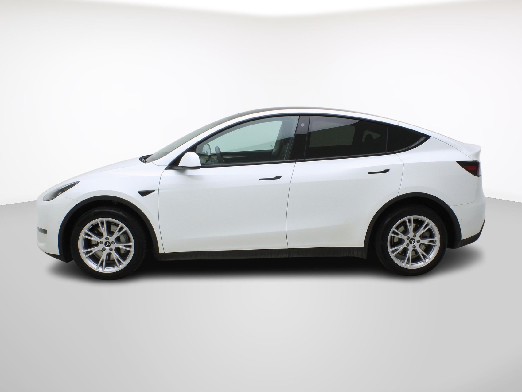 TESLA Model Y Long Range Dual AWD-image-2