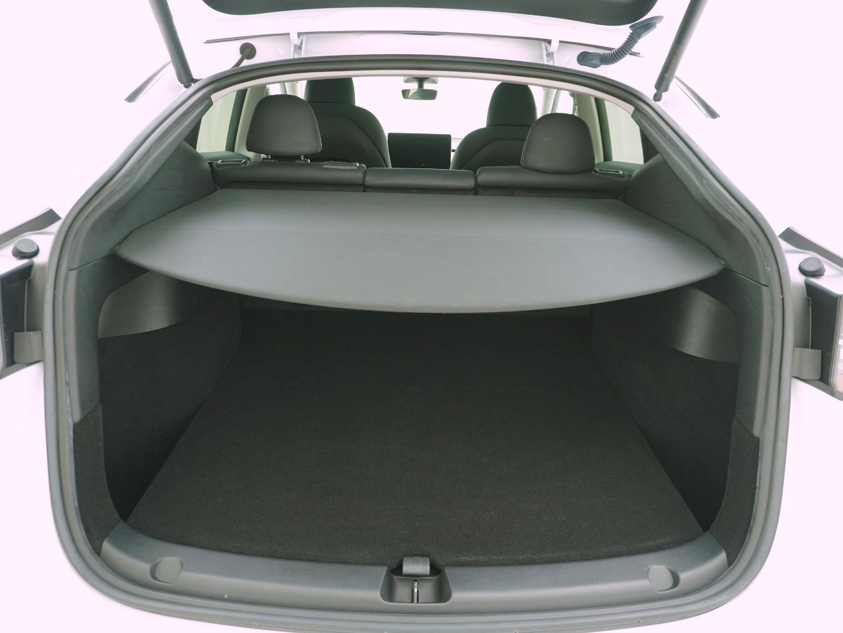 TESLA Model Y Long Range Dual AWD-image-14