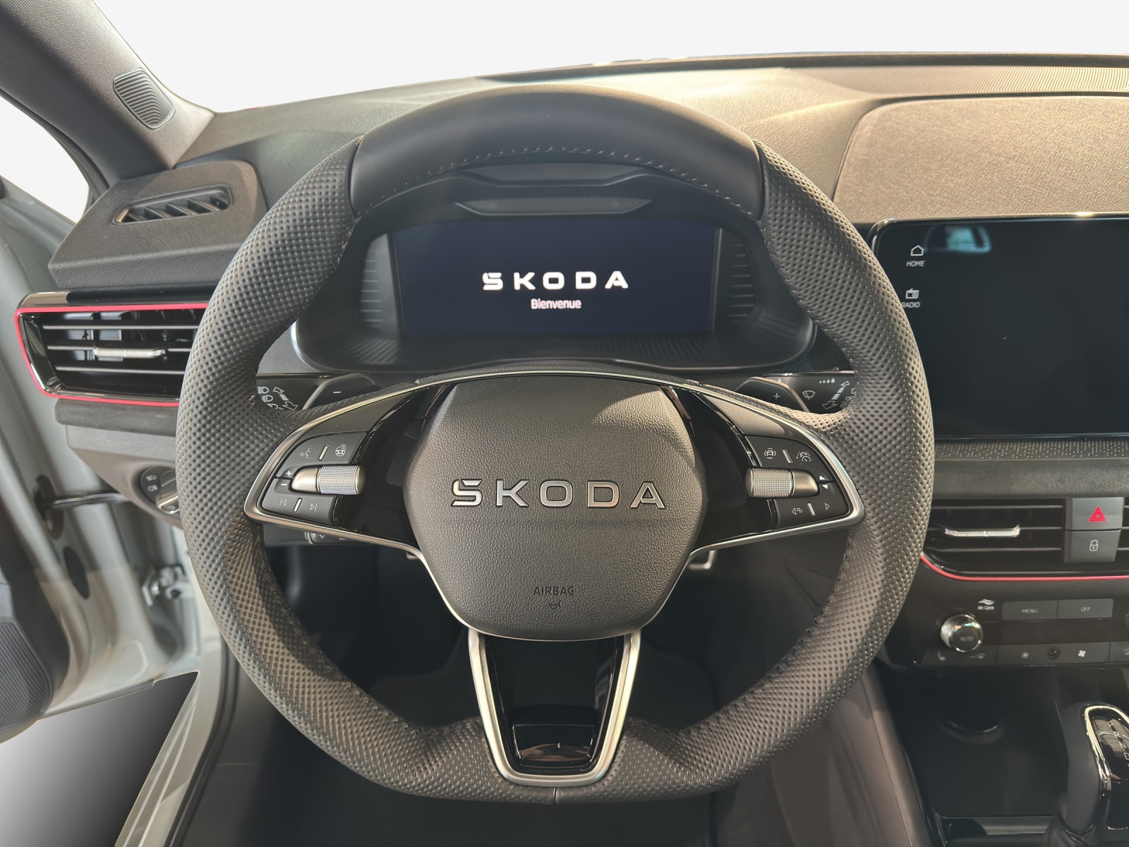 SKODA Scala 1.0 TSI Dynamic DSG-image-8