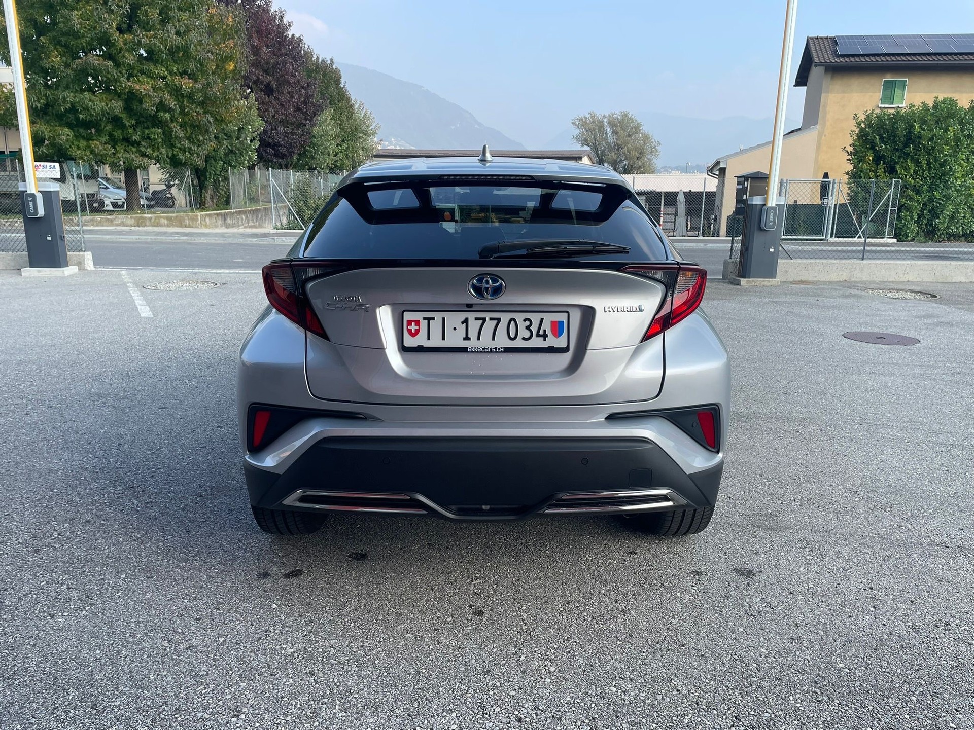 TOYOTA C-HR 2.0 HSD CVT Trend-image-3