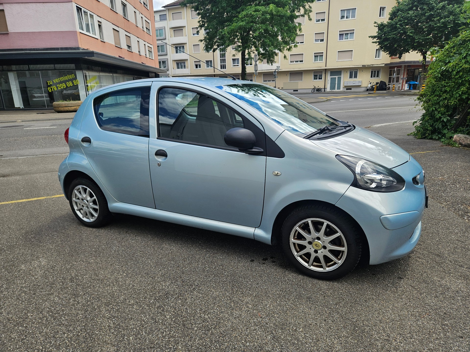 TOYOTA Aygo 1.0 Linea Sol-image-4