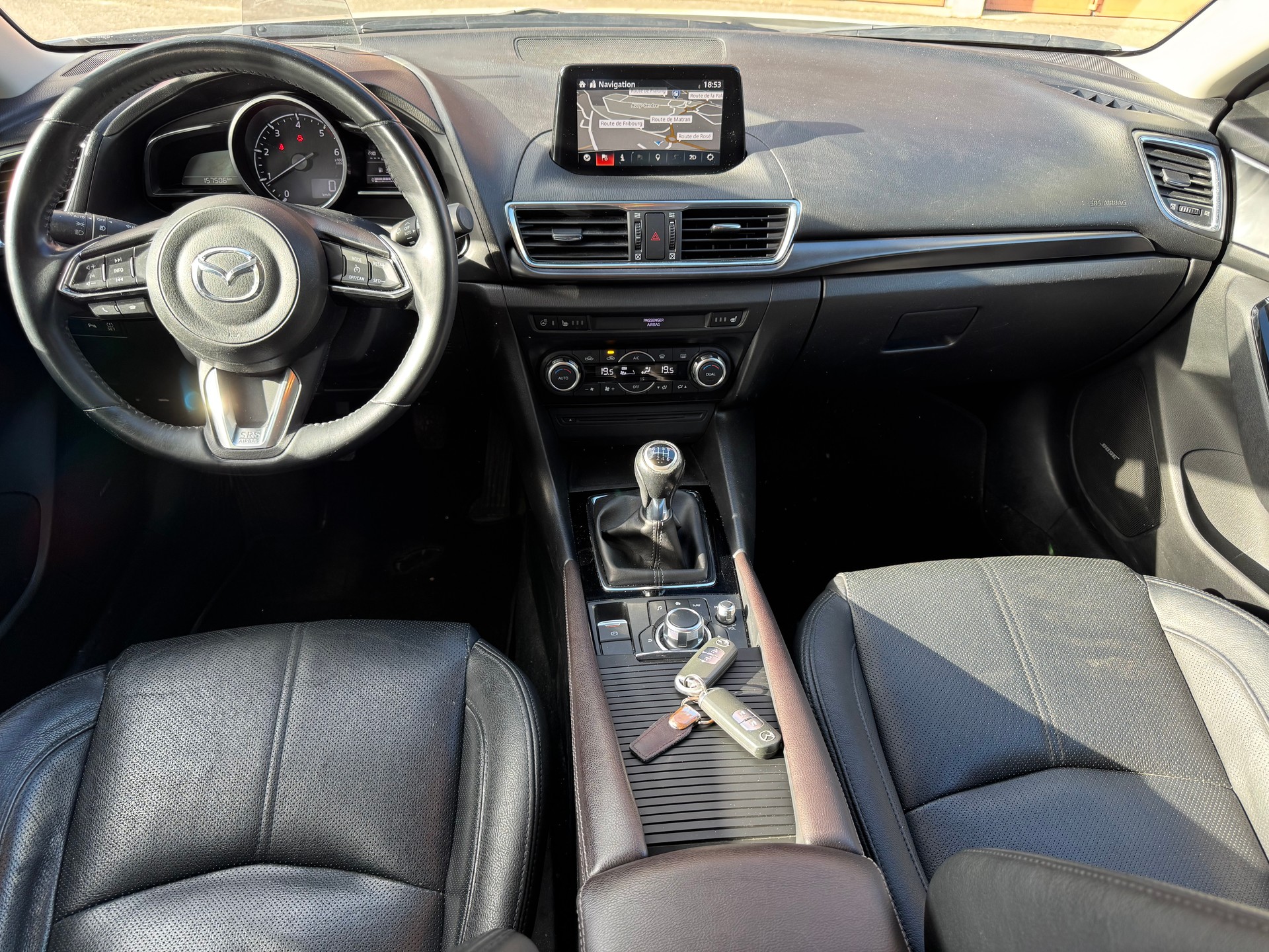 MAZDA 3 SKYACTIV-D 150 Revolution-image-1