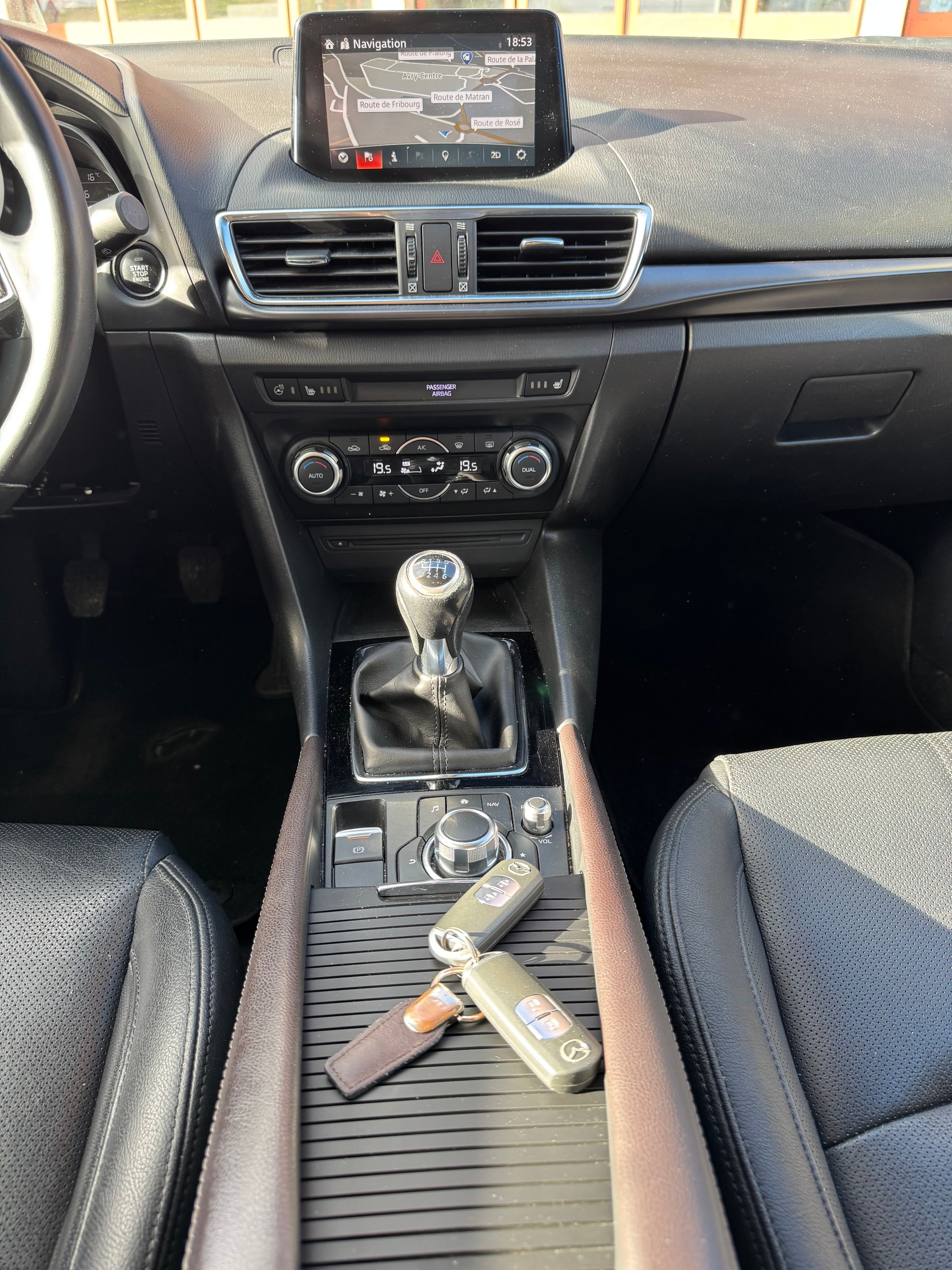MAZDA 3 SKYACTIV-D 150 Revolution-image-11