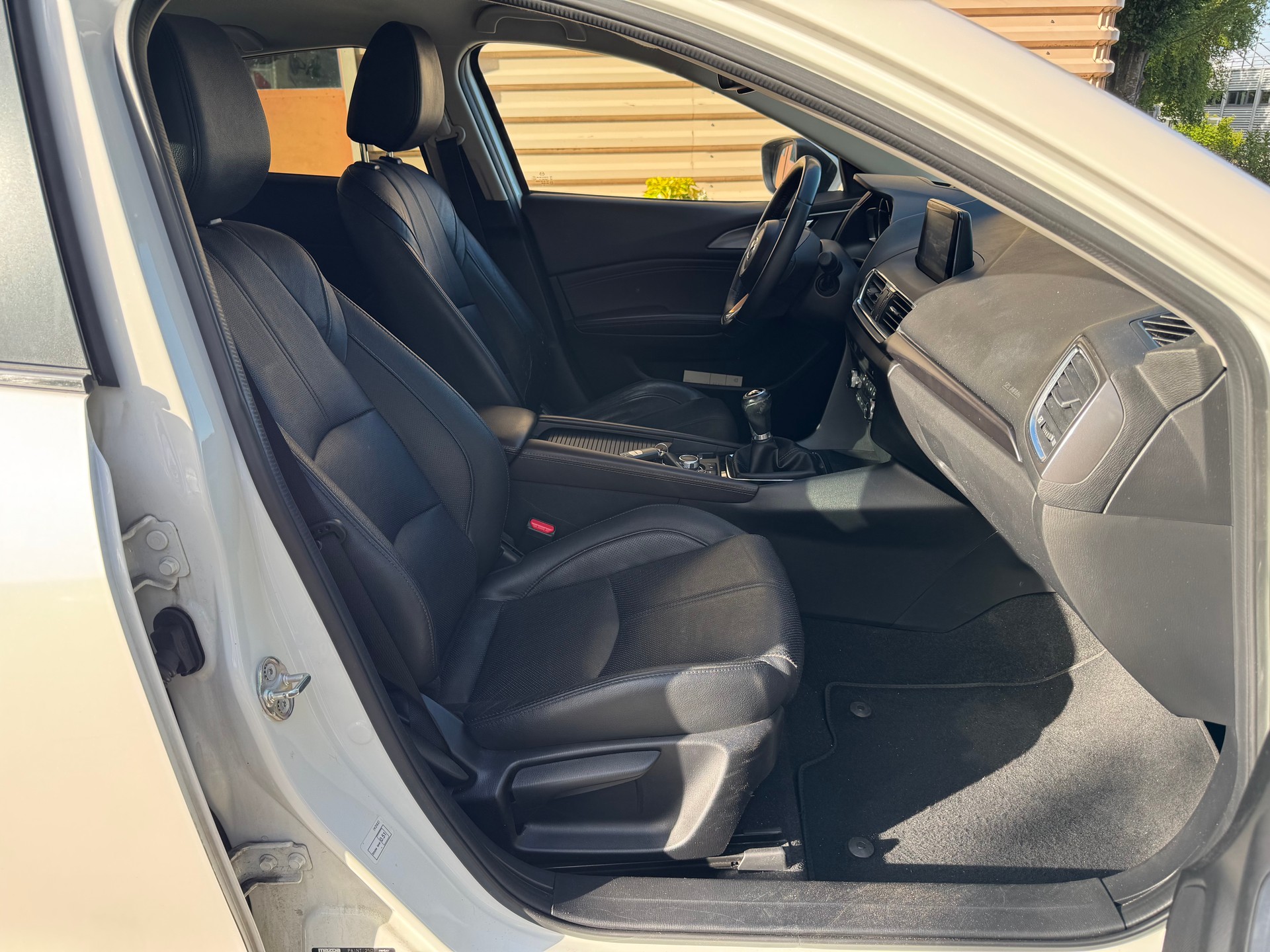 MAZDA 3 SKYACTIV-D 150 Revolution-image-7