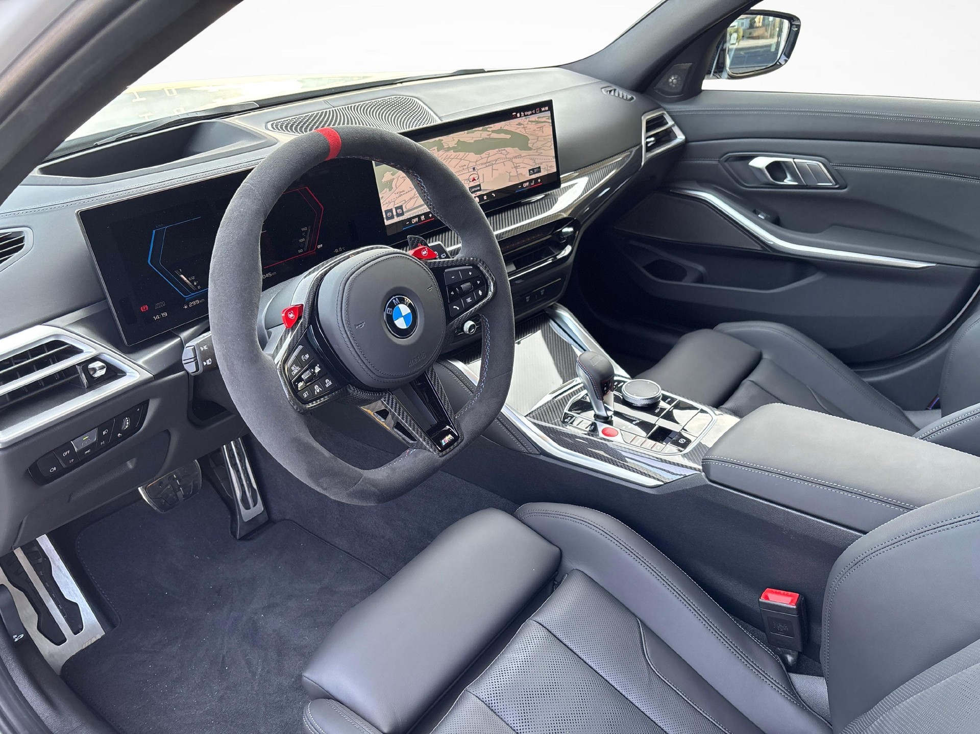 BMW M3 Competition xDrive Touring-image-10