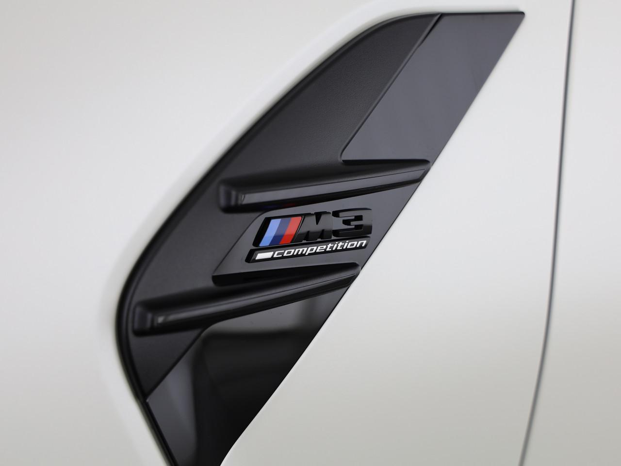 BMW M3 Competition xDrive Touring-image-8