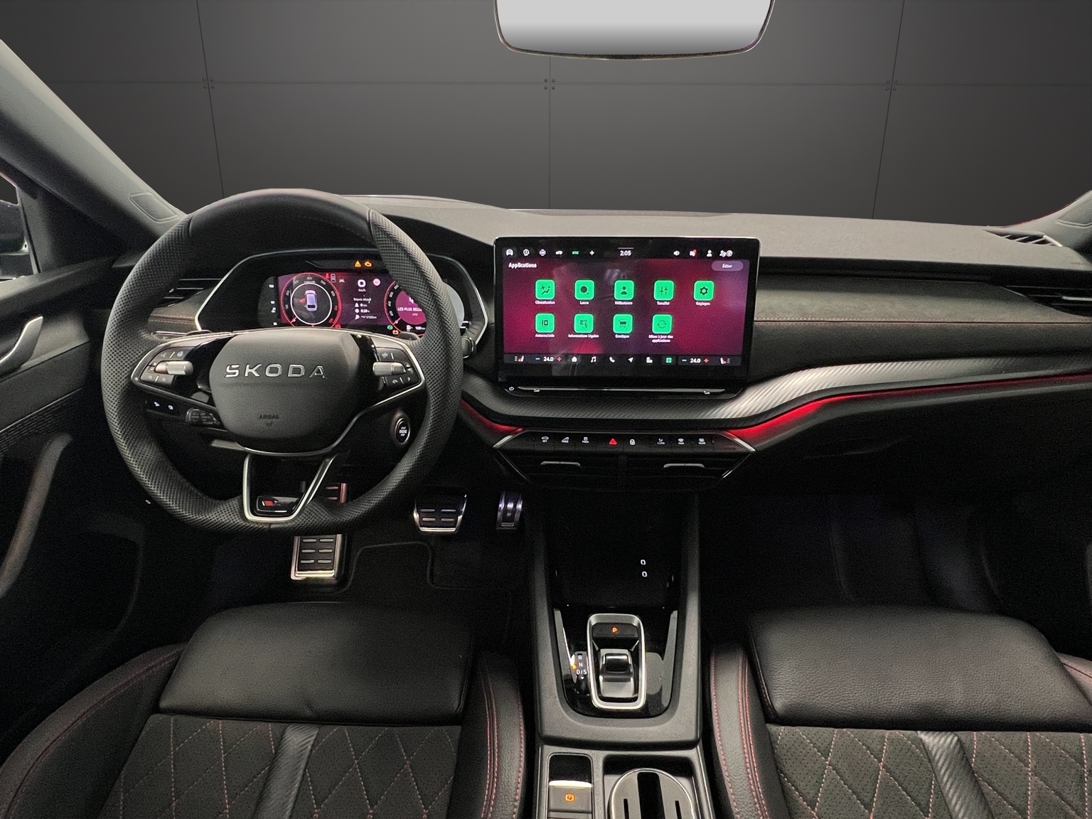 SKODA Octavia Combi 2.0 TSI DSG RS 30 Years Edition-image-9