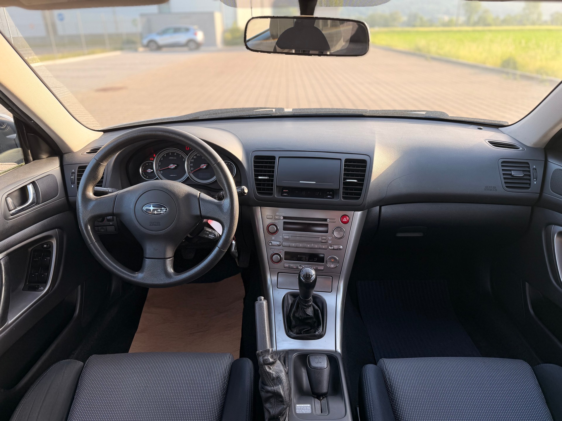 SUBARU Legacy 2.0i AWD-image-15