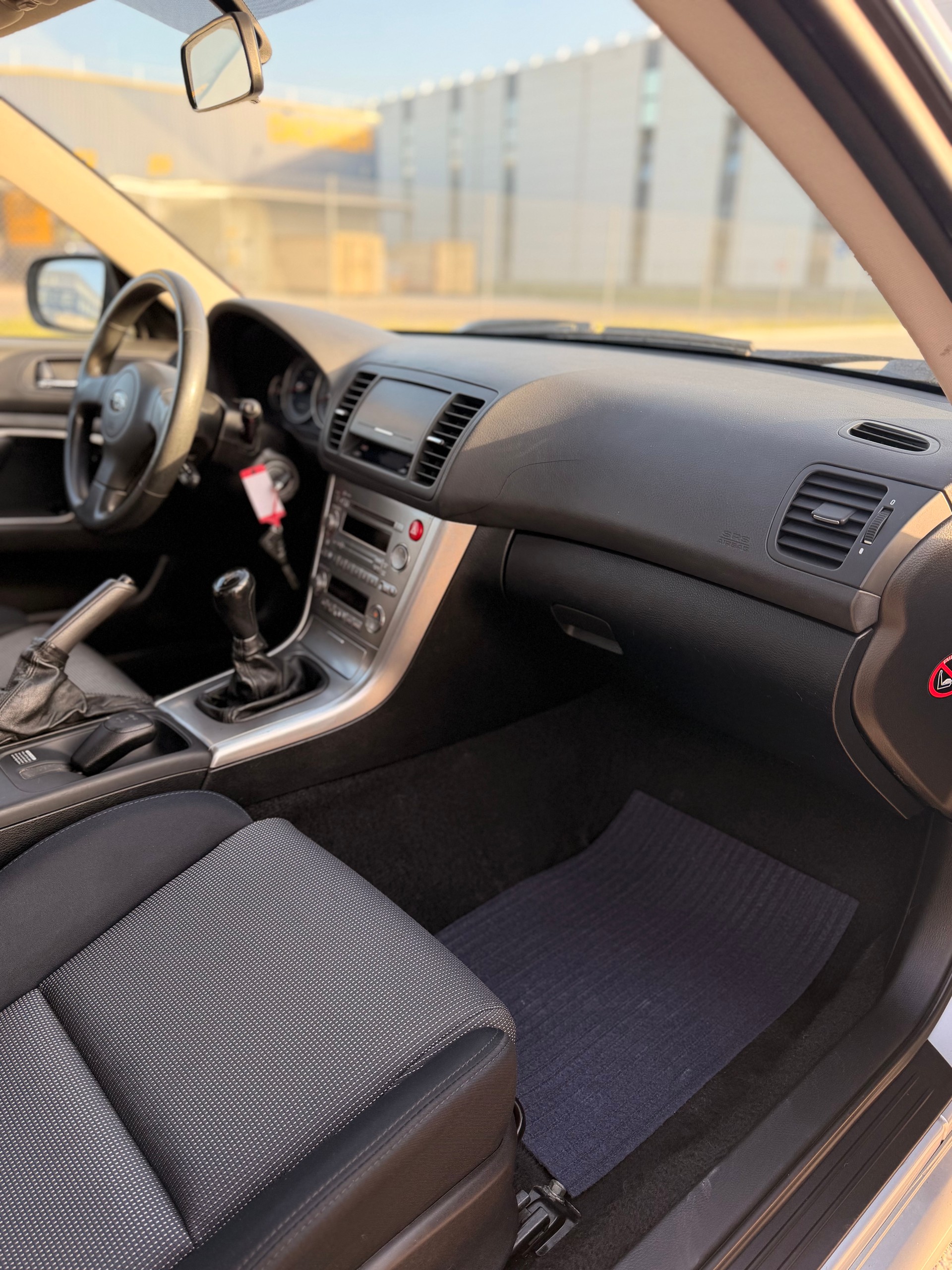 SUBARU Legacy 2.0i AWD-image-24