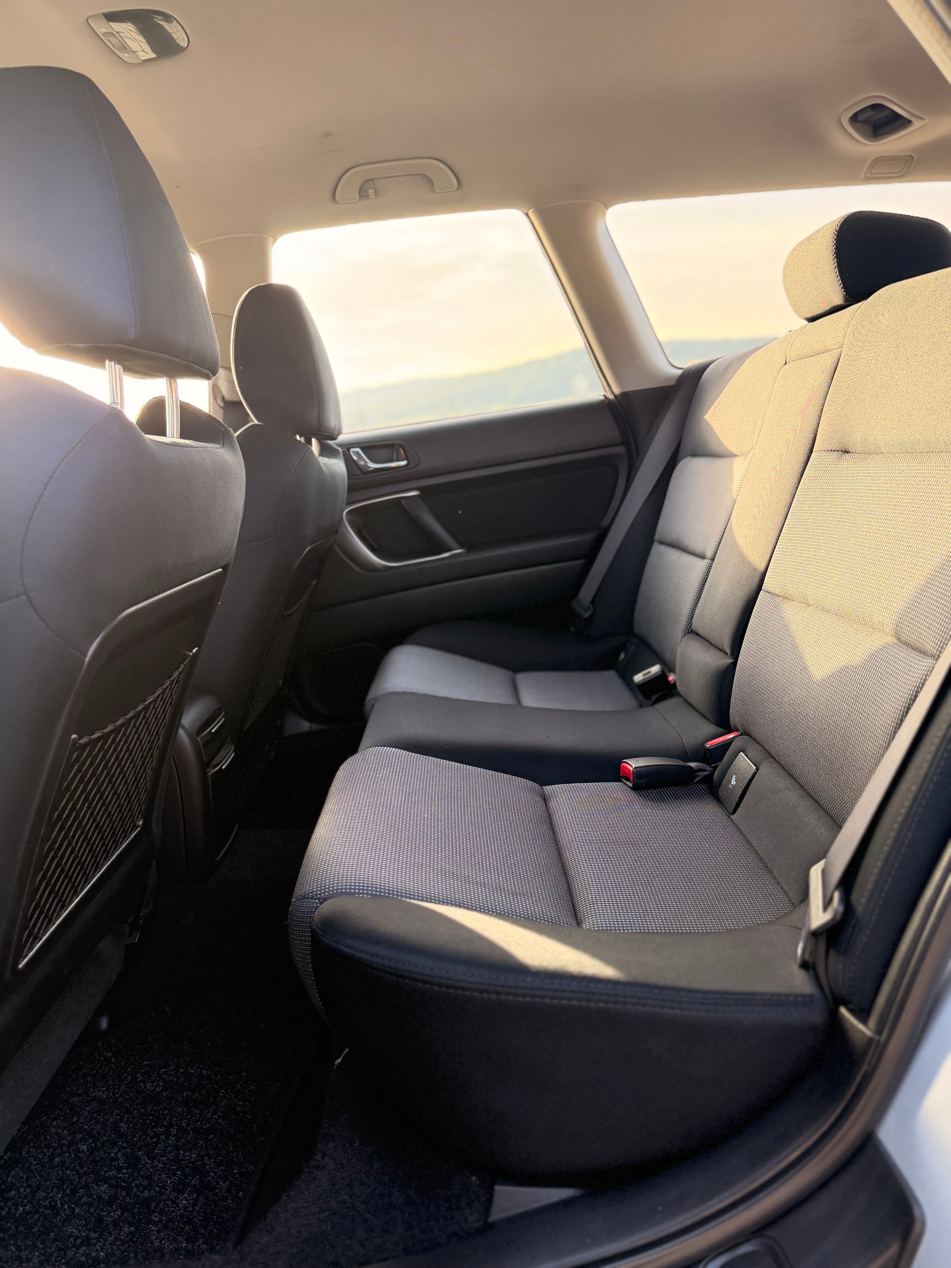 SUBARU Legacy 2.0i AWD-image-29