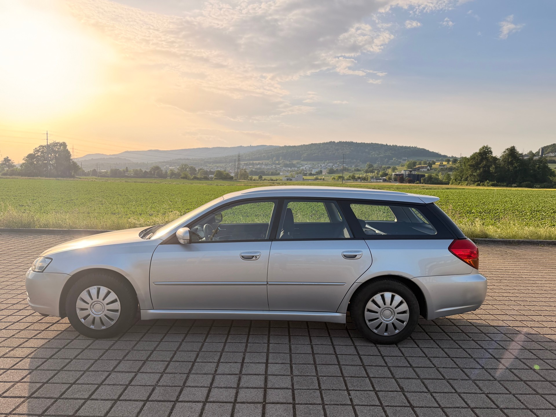 SUBARU Legacy 2.0i AWD-image-13