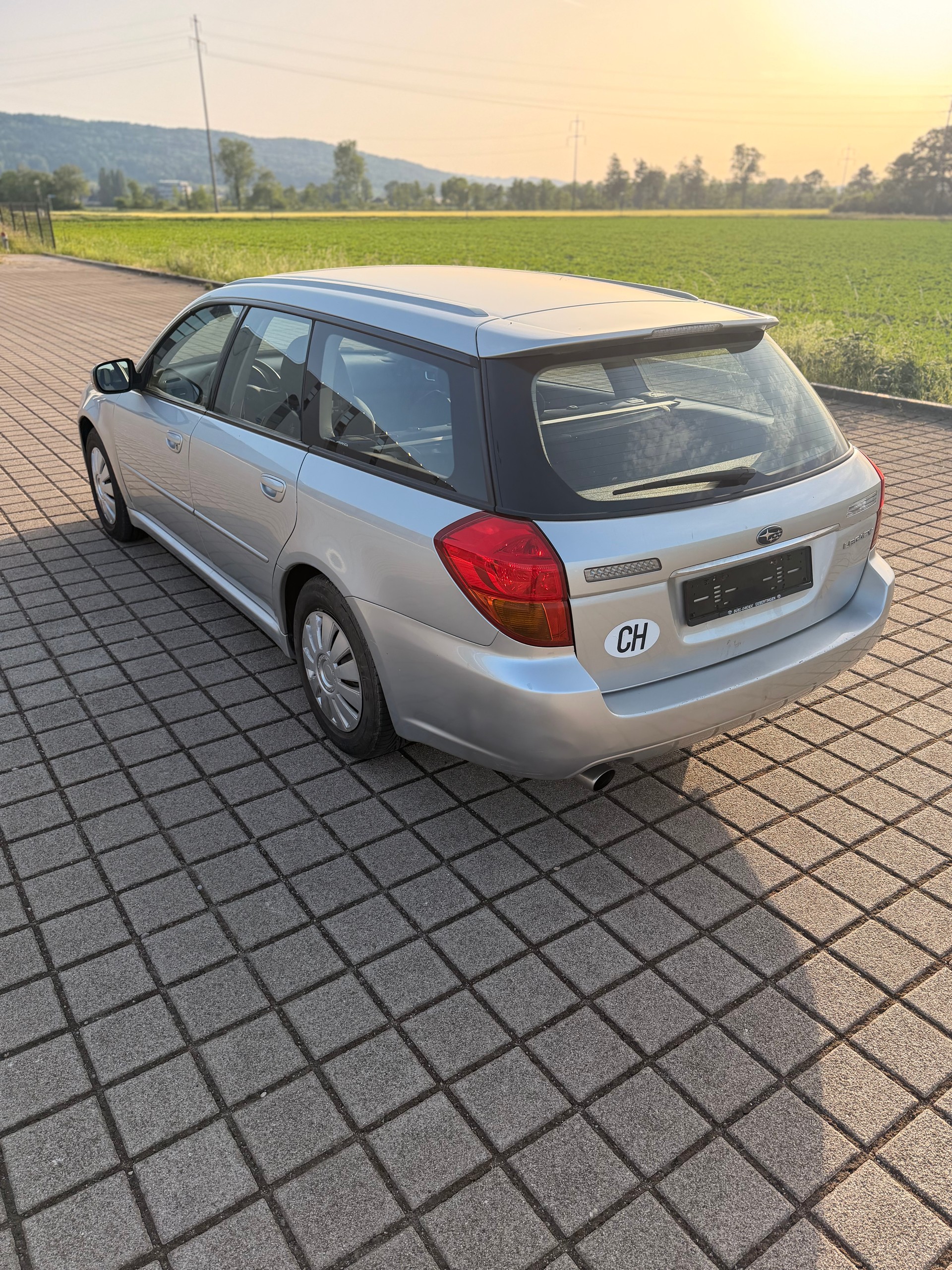 SUBARU Legacy 2.0i AWD-image-12