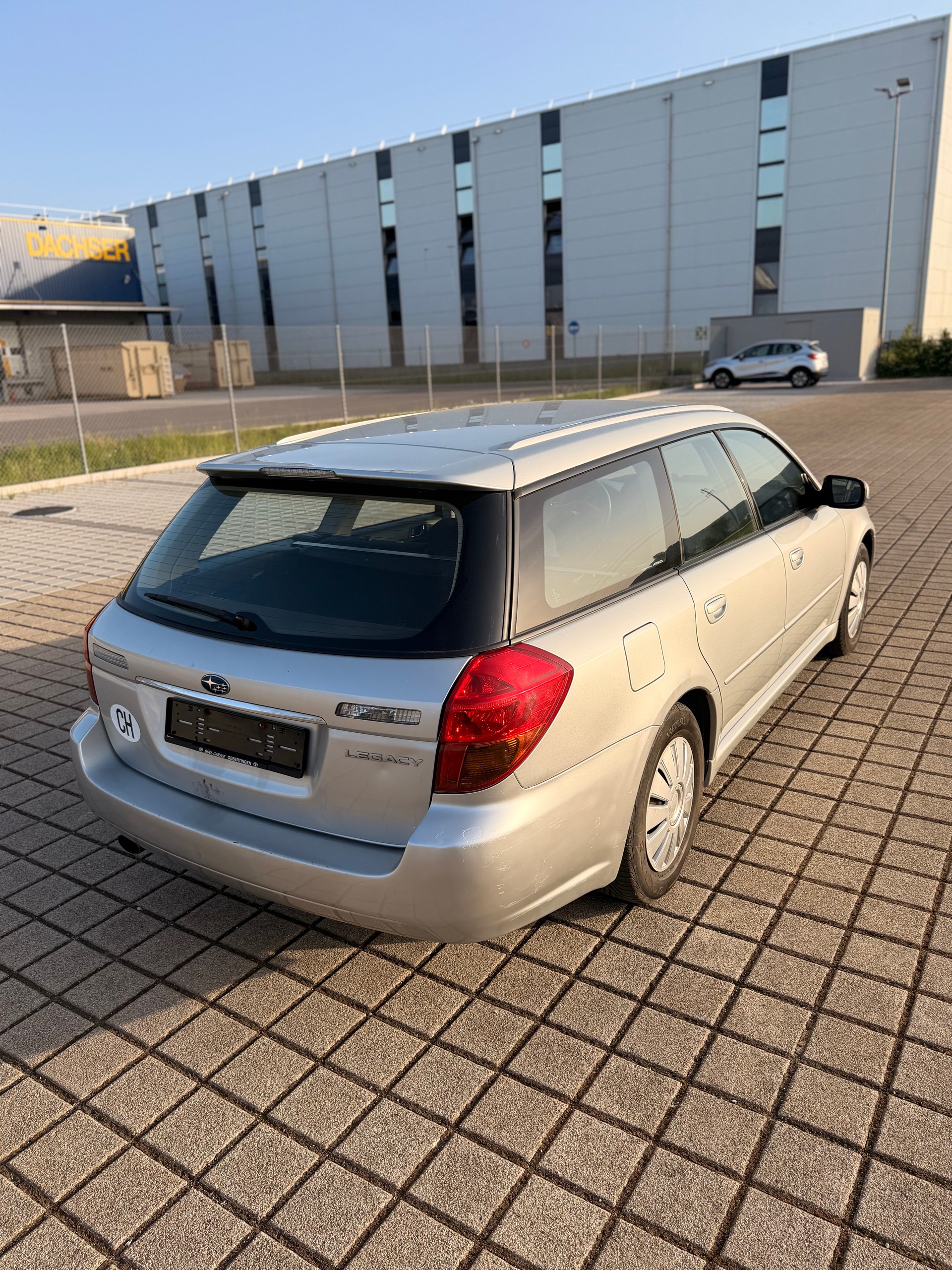 SUBARU Legacy 2.0i AWD-image-8