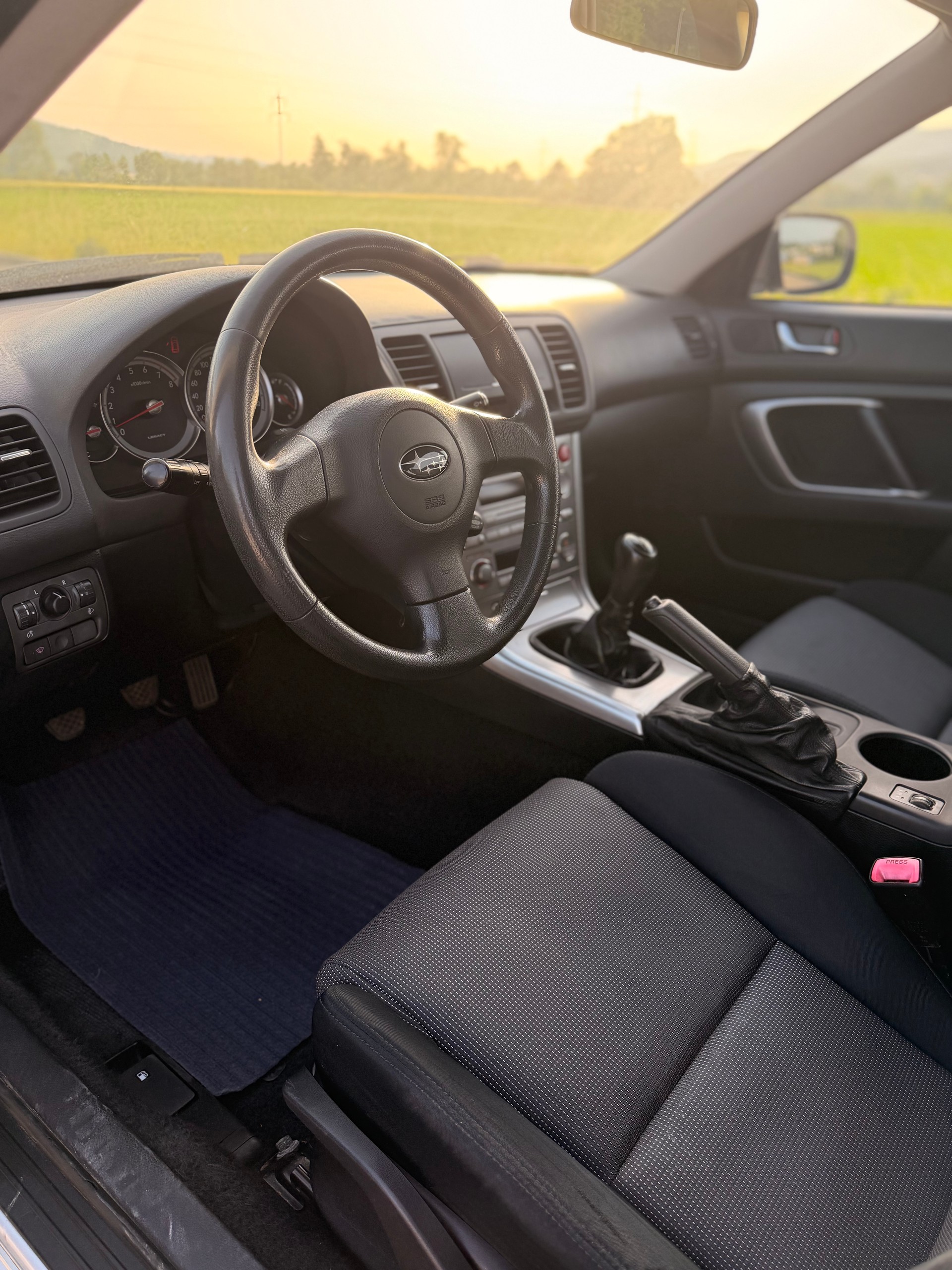 SUBARU Legacy 2.0i AWD-image-17