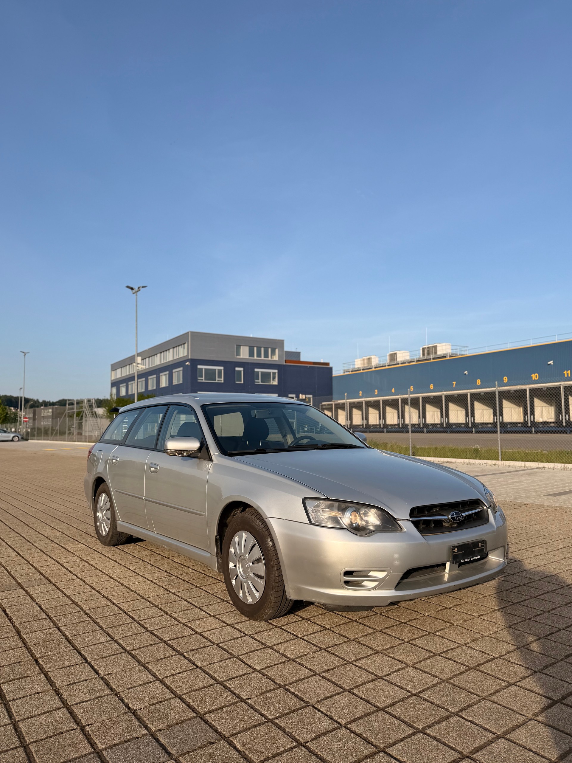 SUBARU Legacy 2.0i AWD-image-4