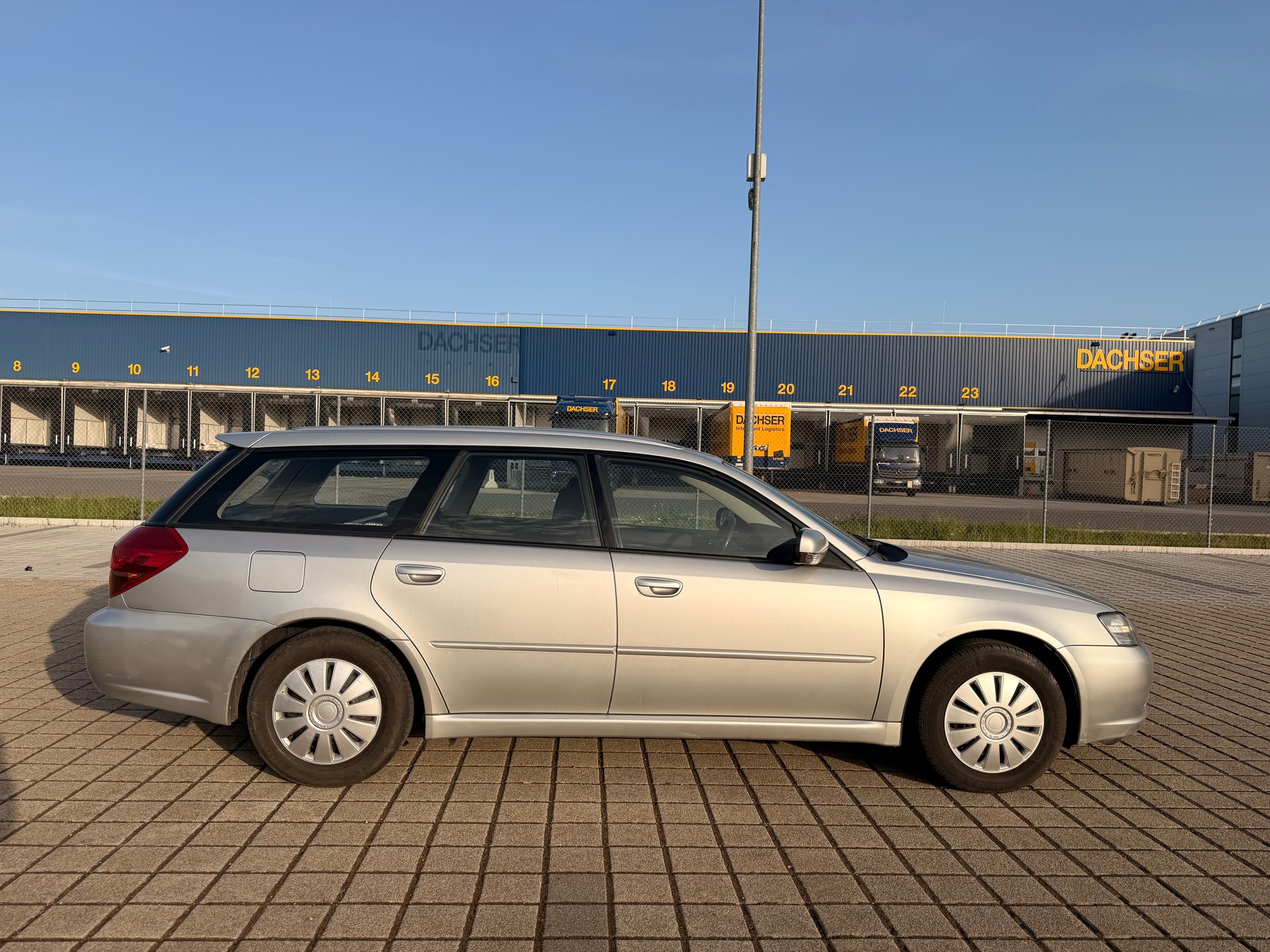 SUBARU Legacy 2.0i AWD-image-6
