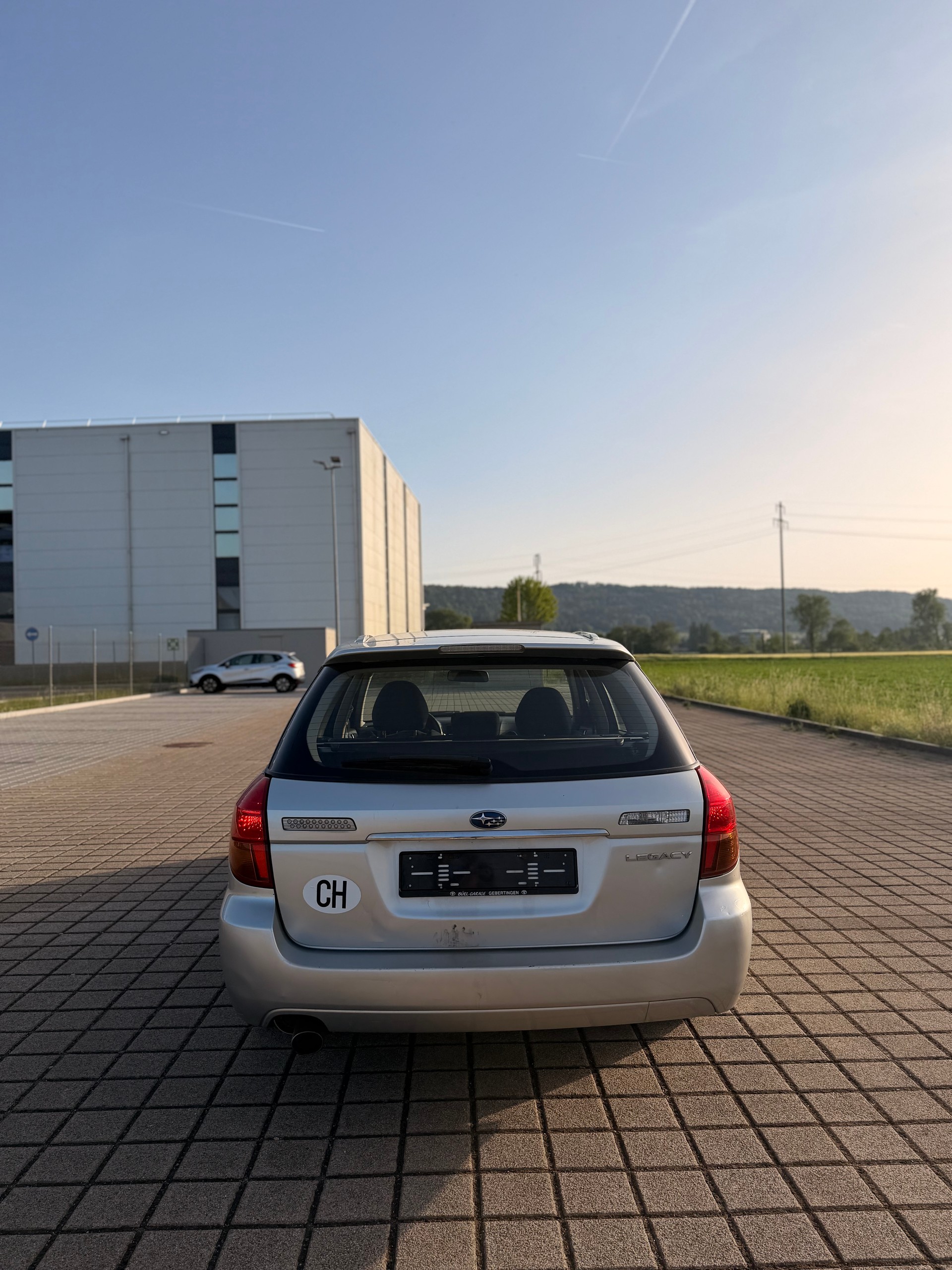 SUBARU Legacy 2.0i AWD-image-9