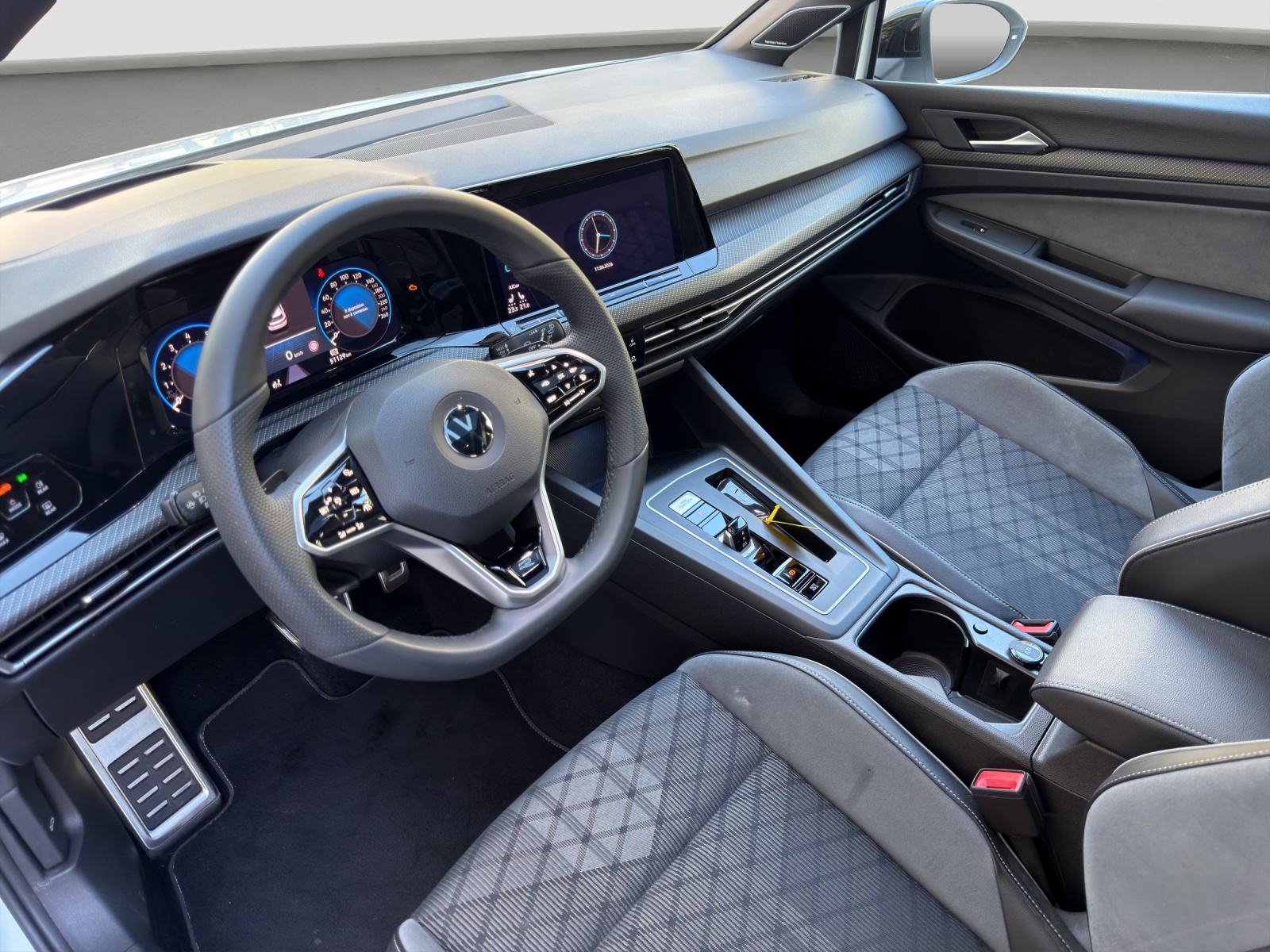 VW Golf 1.5 eTSI mHEV ACT R-Line DSG-image-7