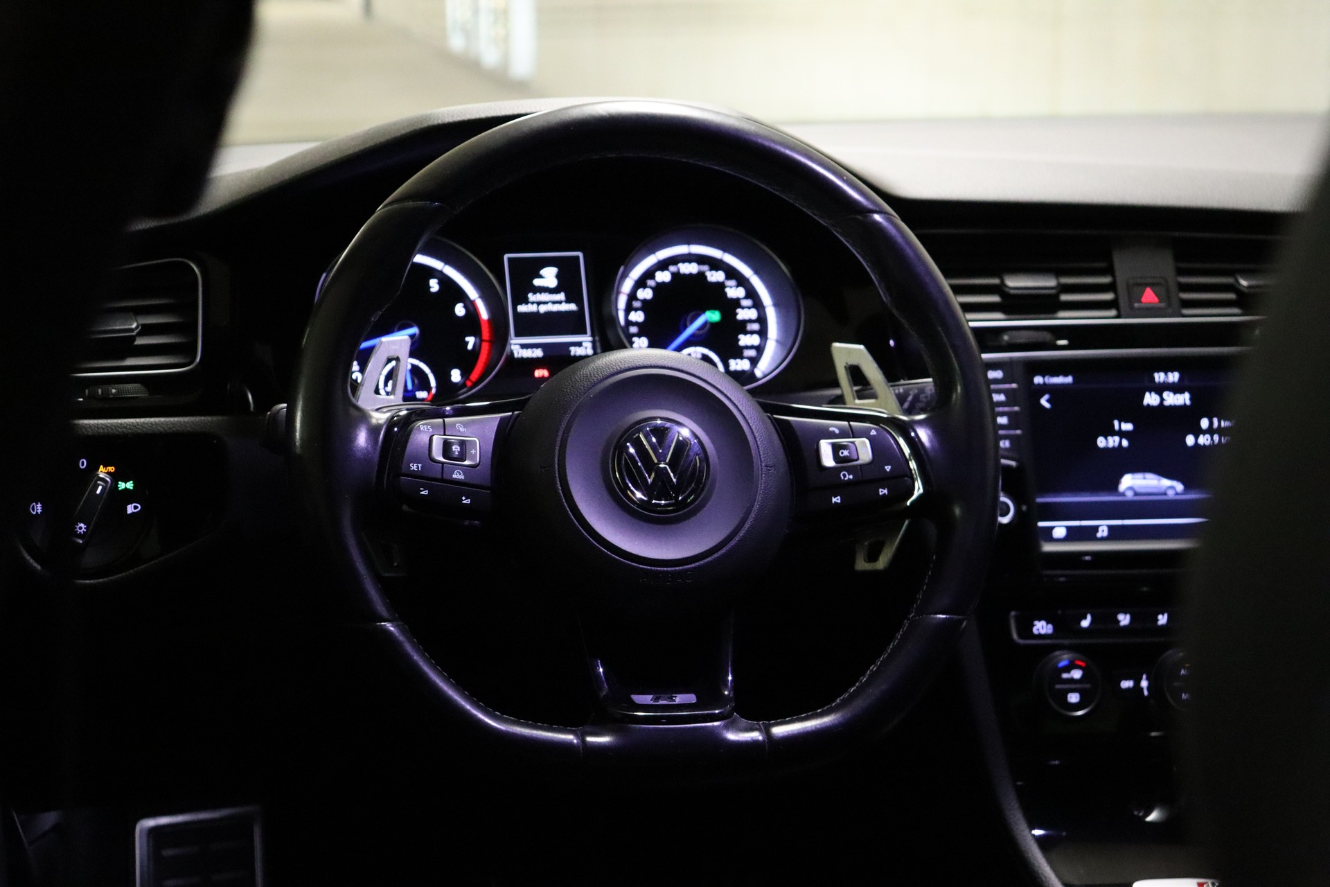 VW Golf 2.0 TSI R 4Motion DSG-image-13