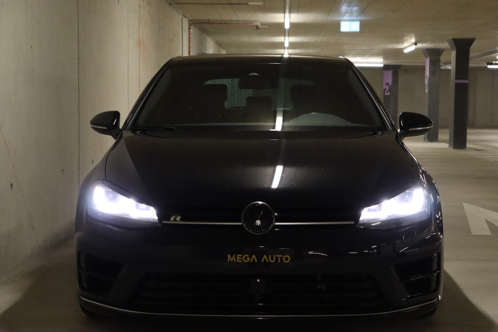 VW Golf 2.0 TSI R 4Motion DSG-image-1