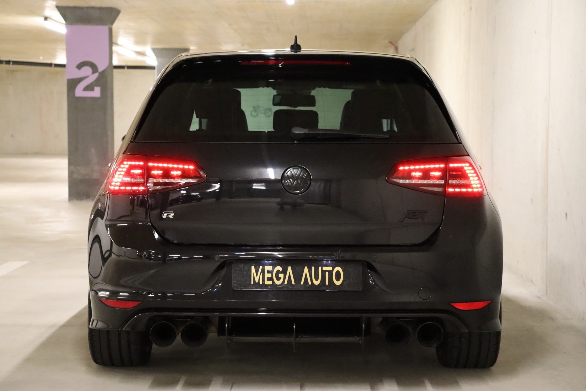 VW Golf 2.0 TSI R 4Motion DSG-image-6