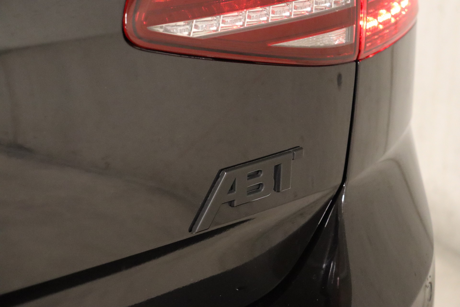 VW Golf 2.0 TSI R 4Motion DSG-image-7